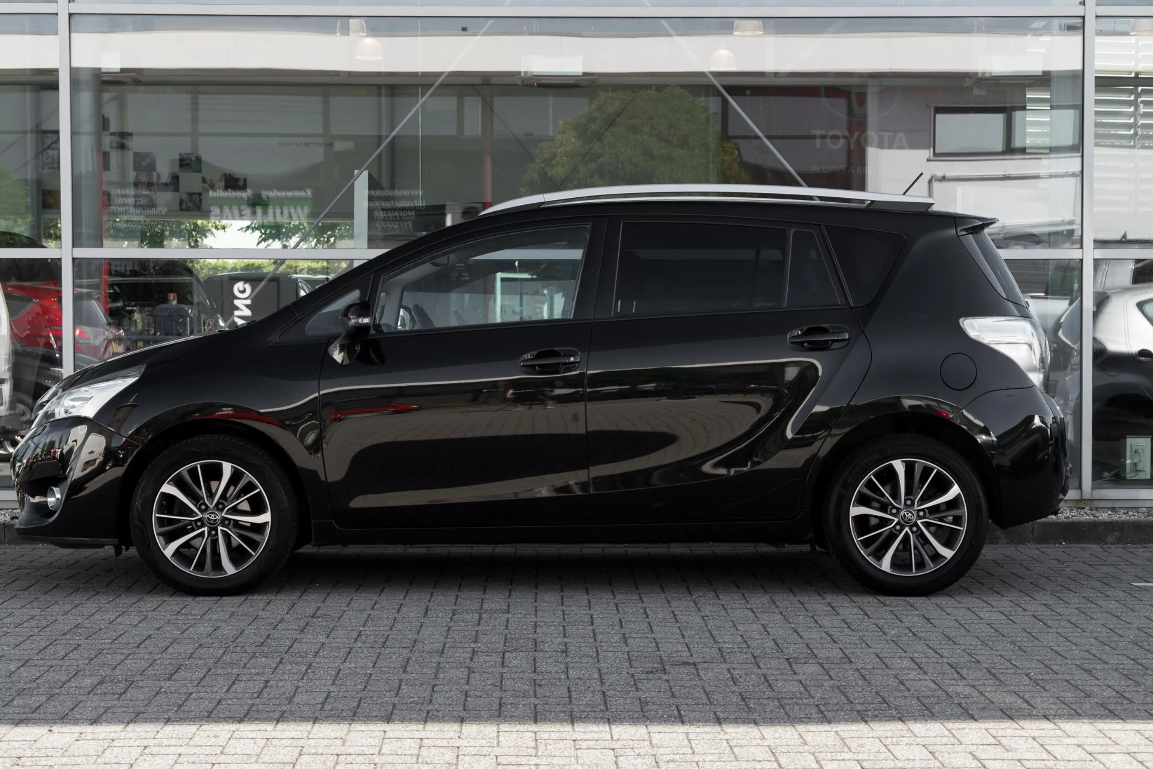 Toyota Verso 1.8 VVT-i Aspiration 7p. — photo 9