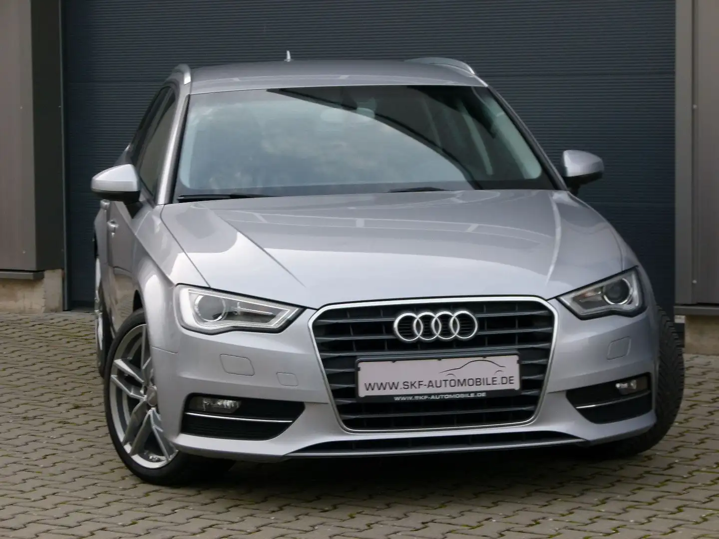 Audi A3 Sportb. 2,0TDI Xenon S-tronic PDC Navi Silber - 1