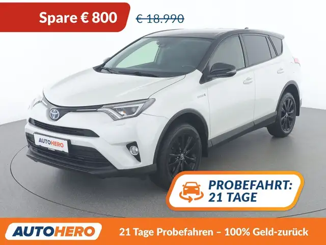 2017 Toyota Rav4 in White for sale