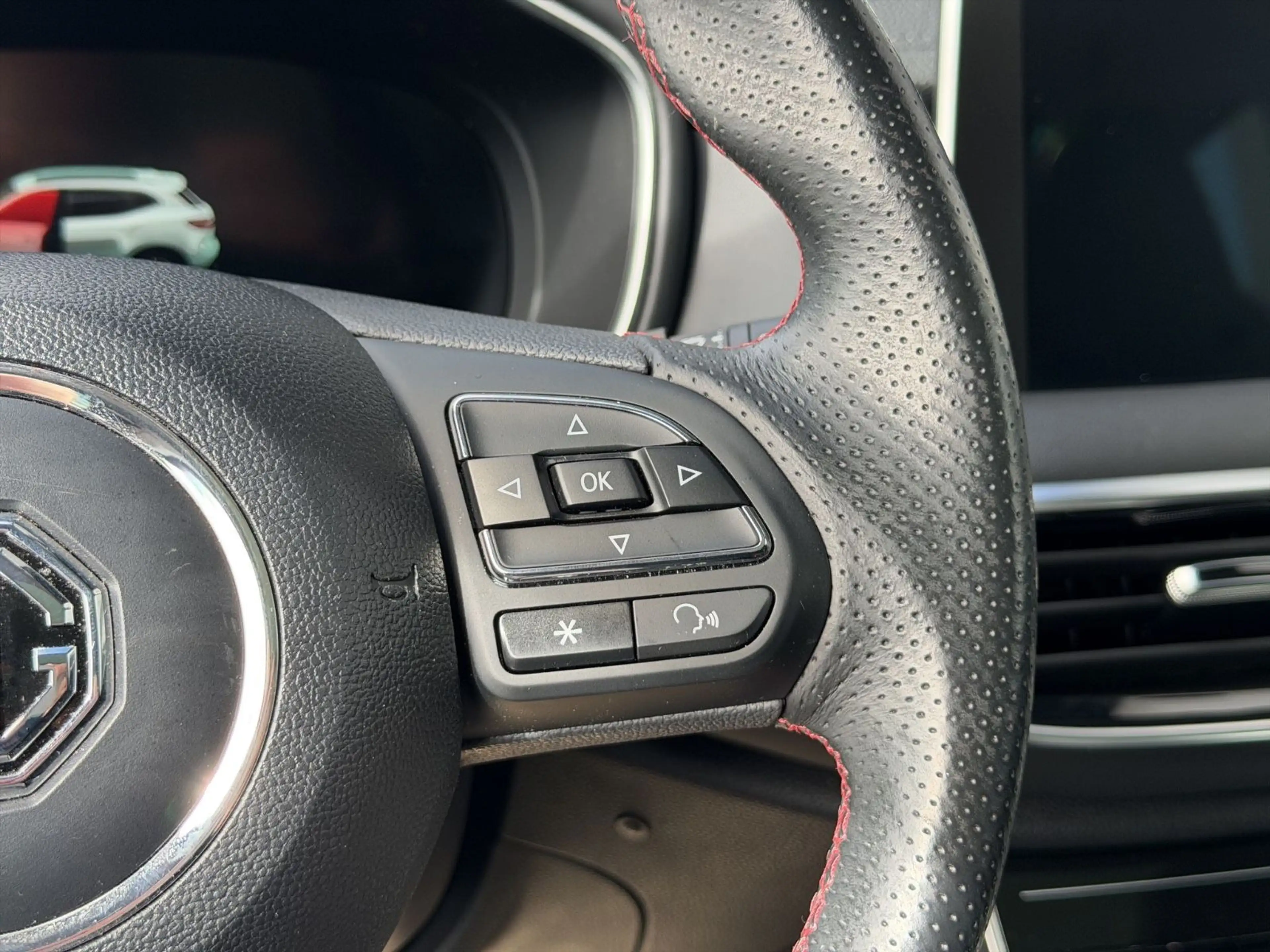 MG EHS Luxury 1.5 PHEV *Garantie*Finanzierung* — photo 14