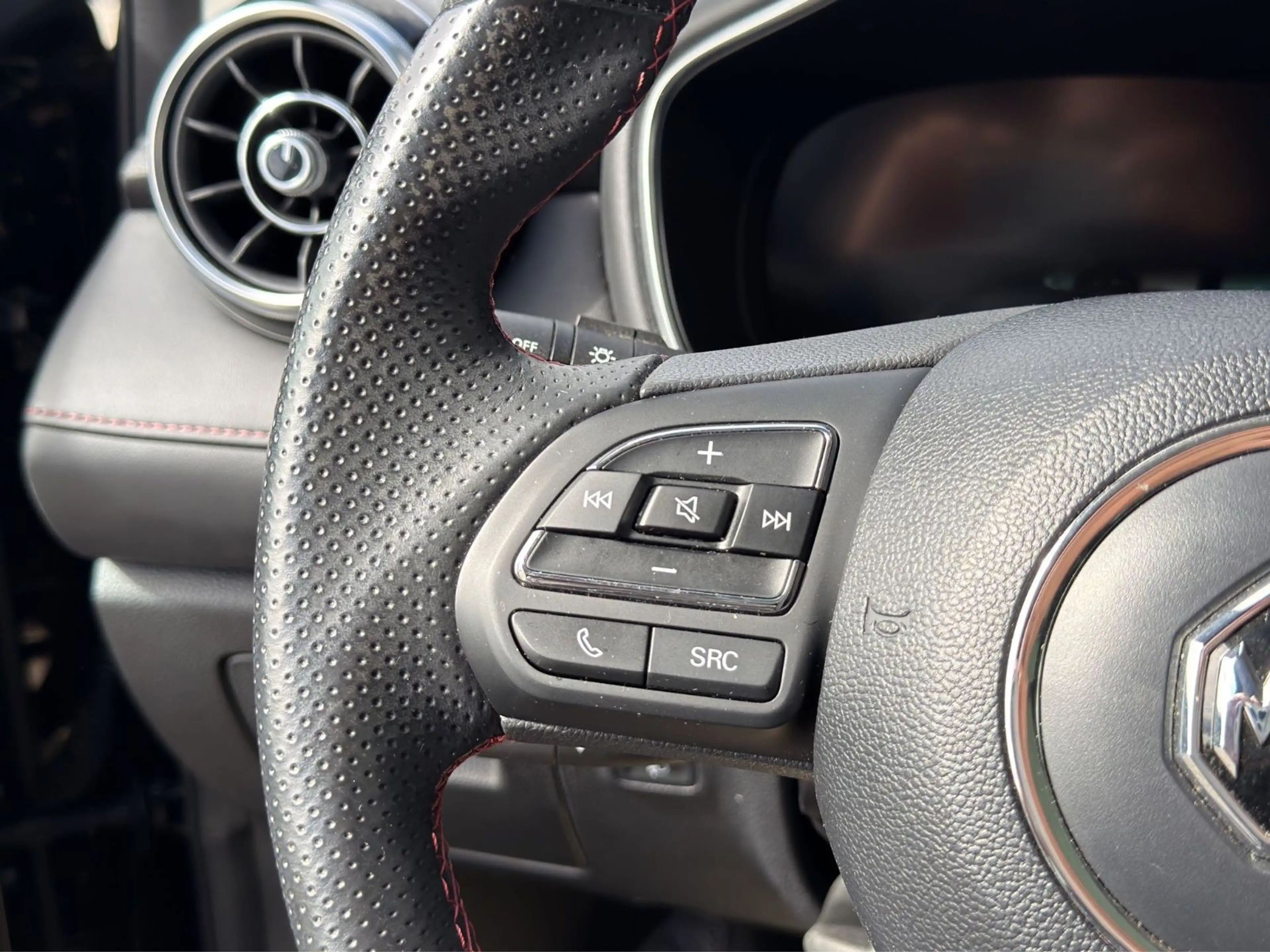MG EHS Luxury 1.5 PHEV *Garantie*Finanzierung* — photo 13