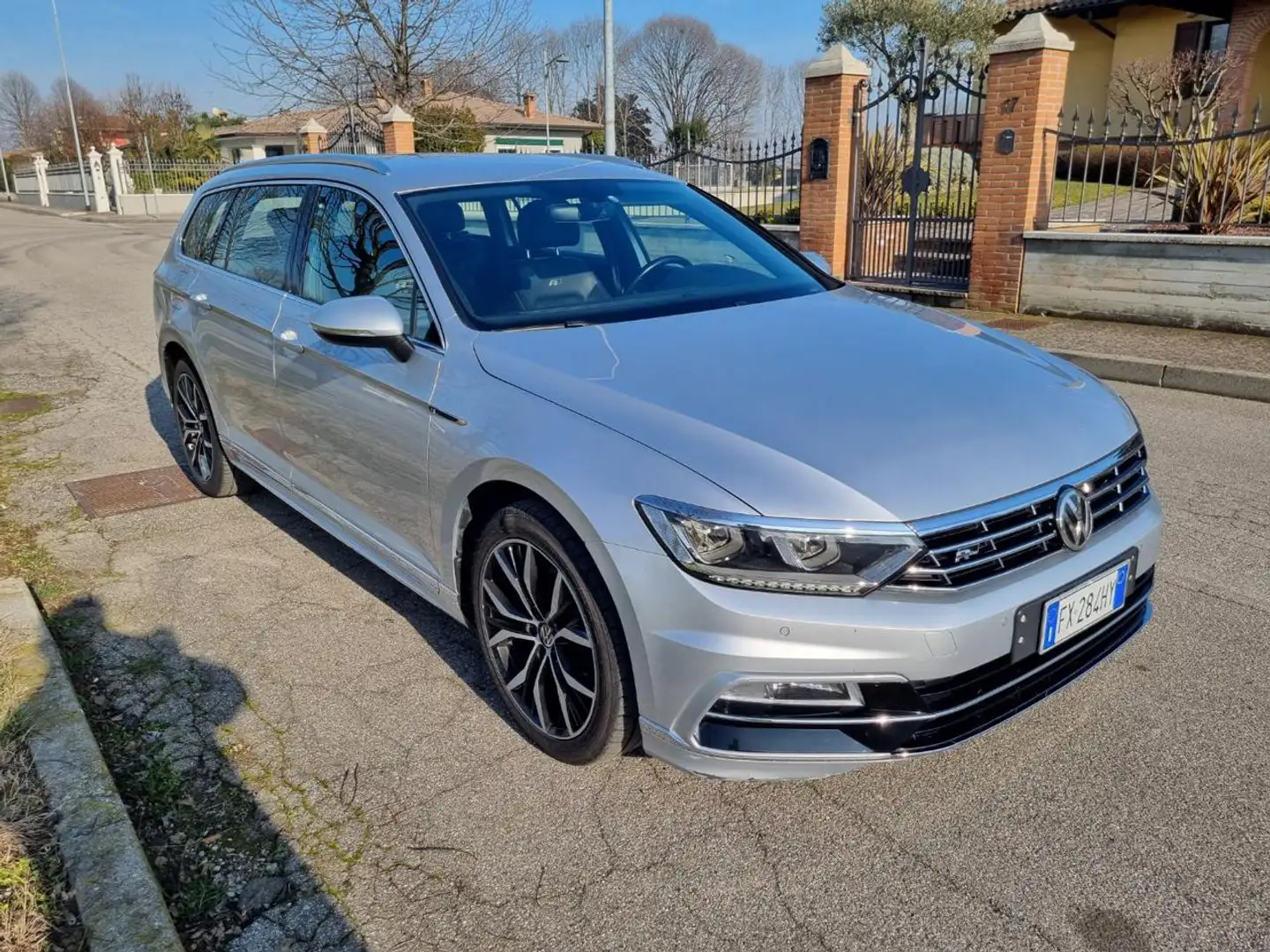 Volkswagen Passat Variant 2.0 TDI DSG Executive BlueMotion Tech. Grigio - 2