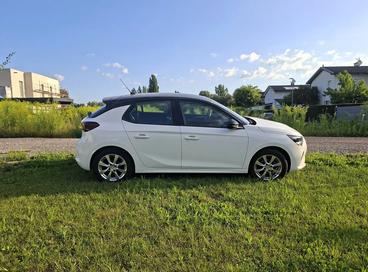 Opel Corsa Edition 1.2 – 1. Hand, LED-Scheinwerfer, 16" Alufelgen, Android Auto Weiß - 2