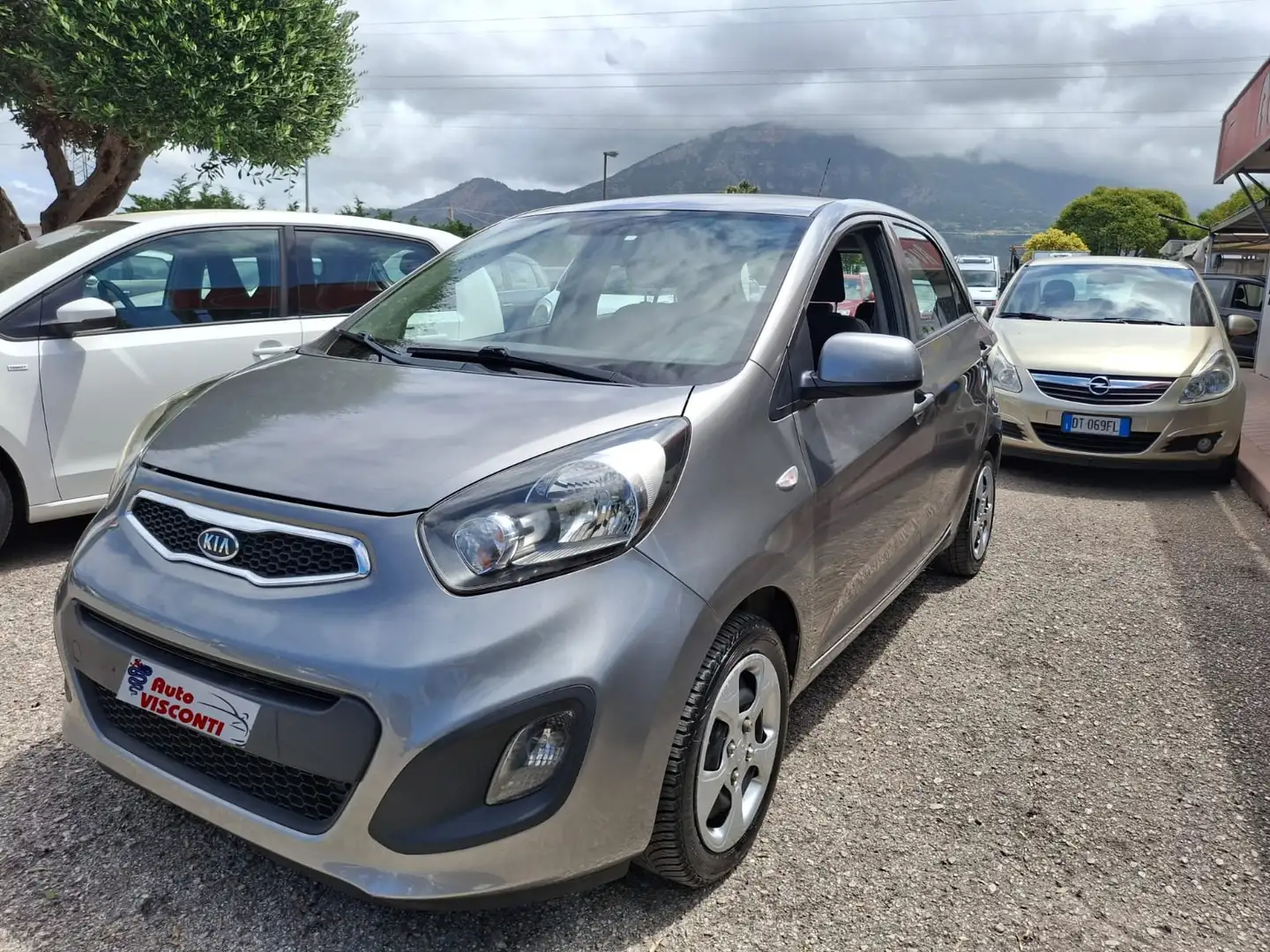 Kia Picanto Gris - 1