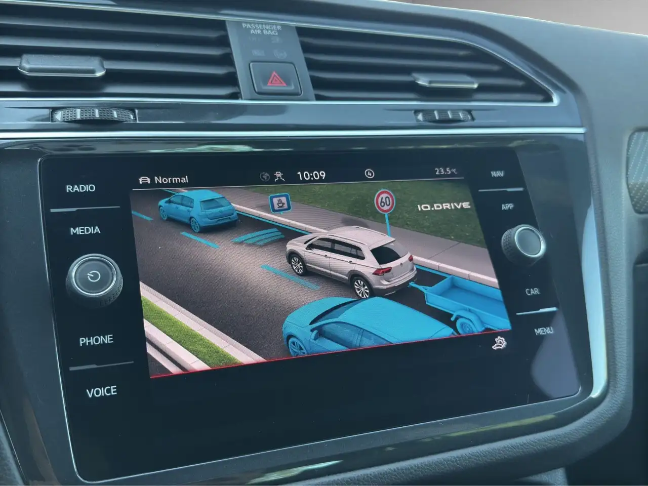 Volkswagen Tiguan 2.0 TDI R-Line 4M MATRIX VIRTUAL KEYLESS, миниатюра 18