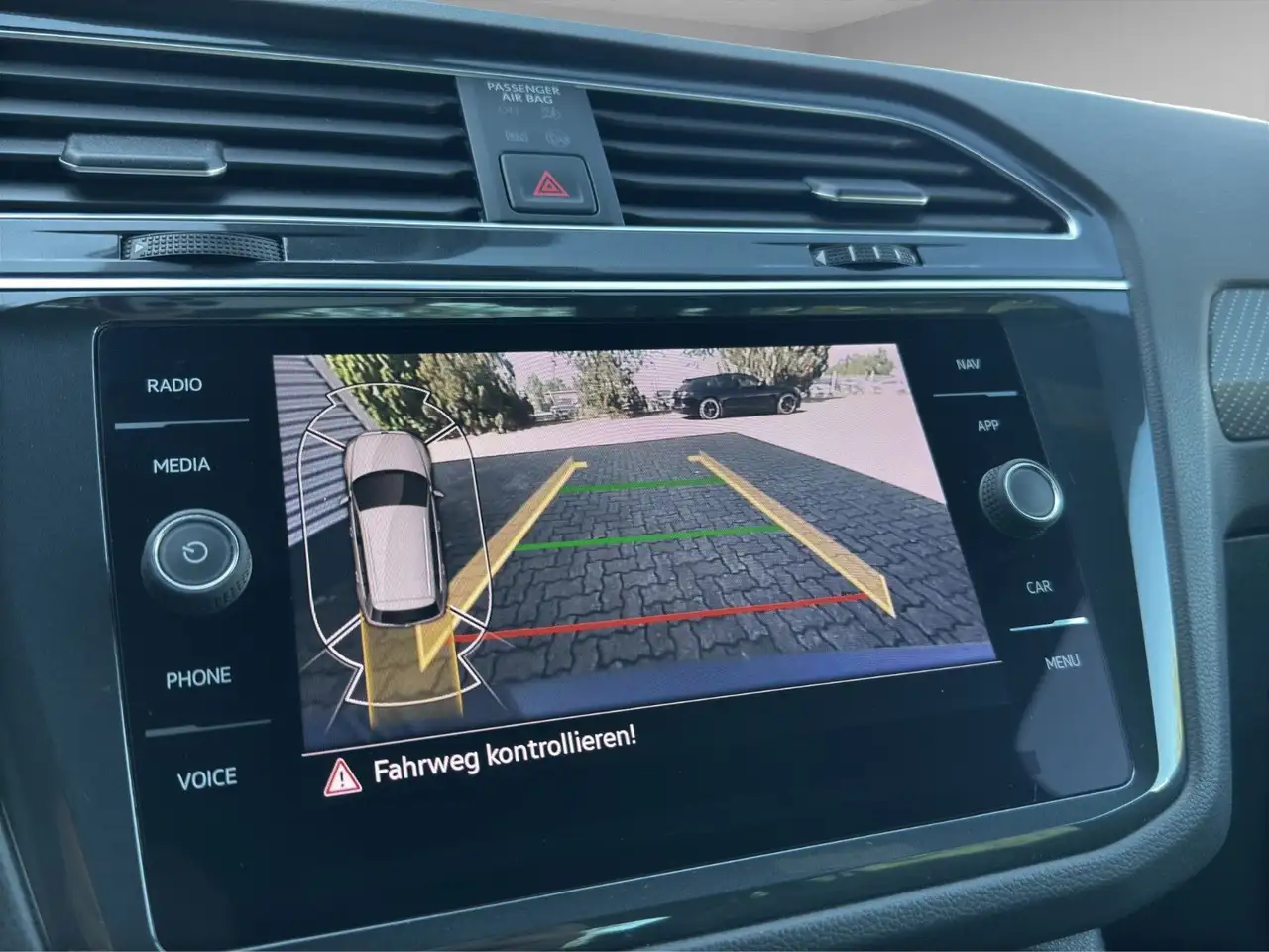 Volkswagen Tiguan 2.0 TDI R-Line 4M MATRIX VIRTUAL KEYLESS, миниатюра 17
