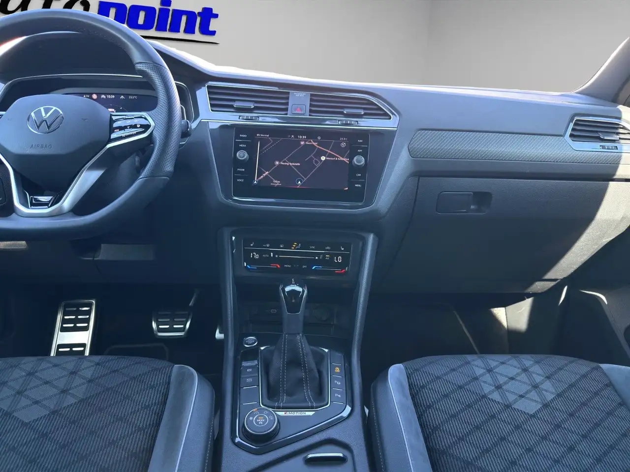 Volkswagen Tiguan 2.0 TDI R-Line 4M MATRIX VIRTUAL KEYLESS, миниатюра 16