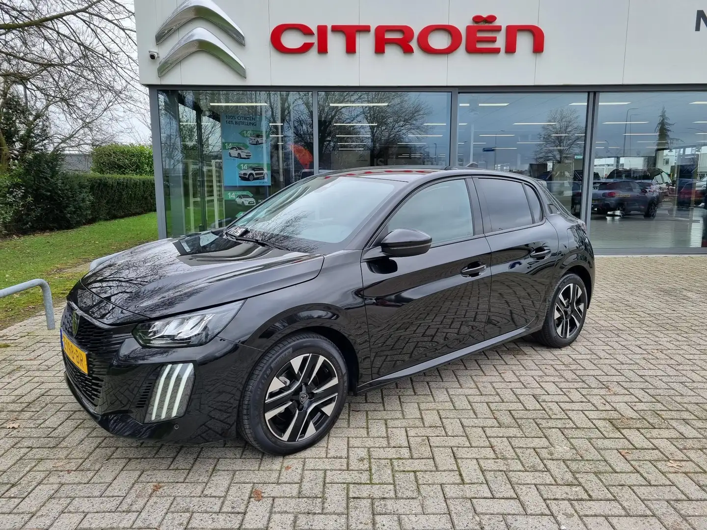 Peugeot 208 1.2 PureTech 100 Allure Noir - 1