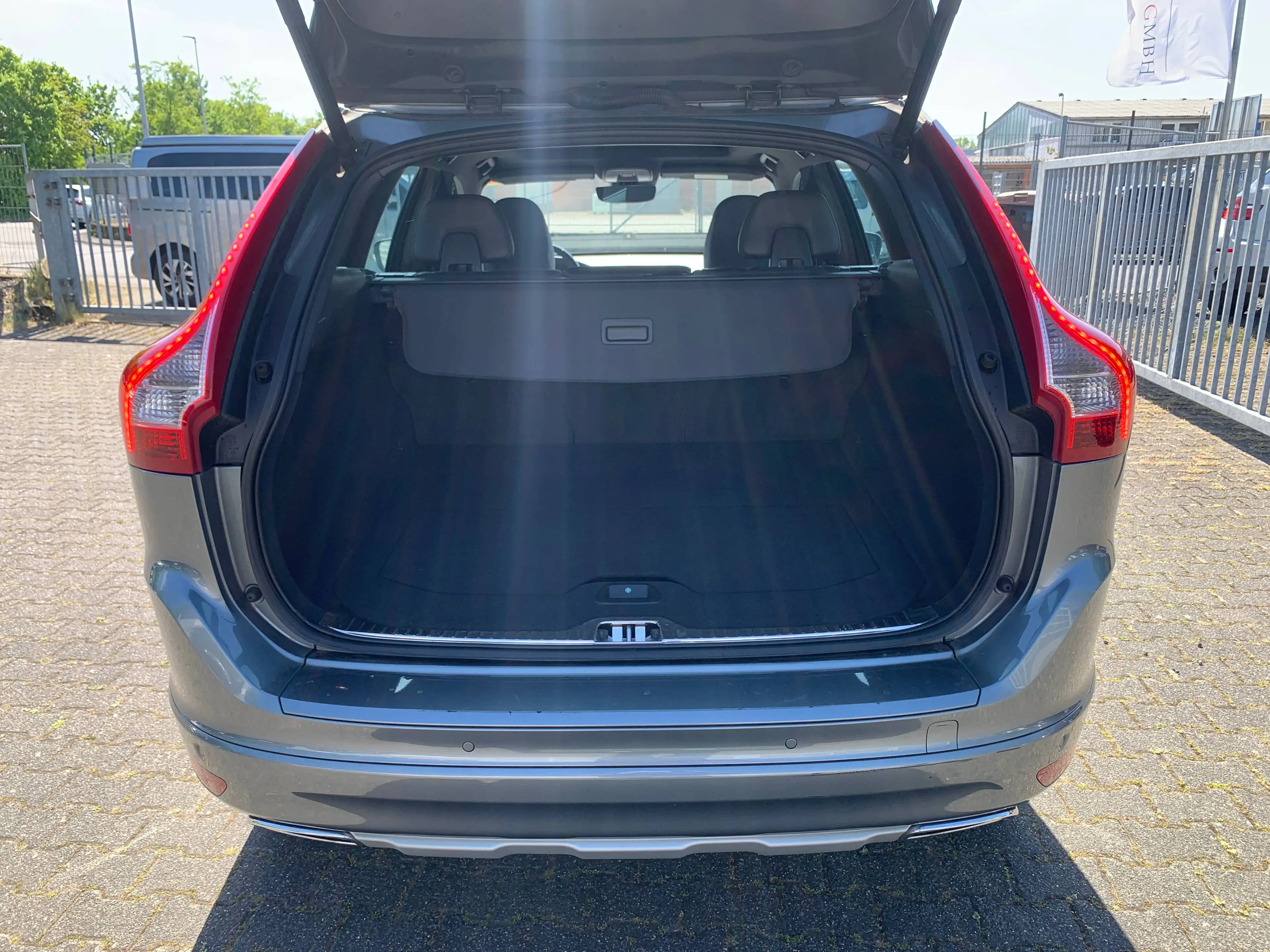 Volvo XC60 D4 Summum-Panoramadach-Automatik-Alu-Leder-1 Hand — photo 7