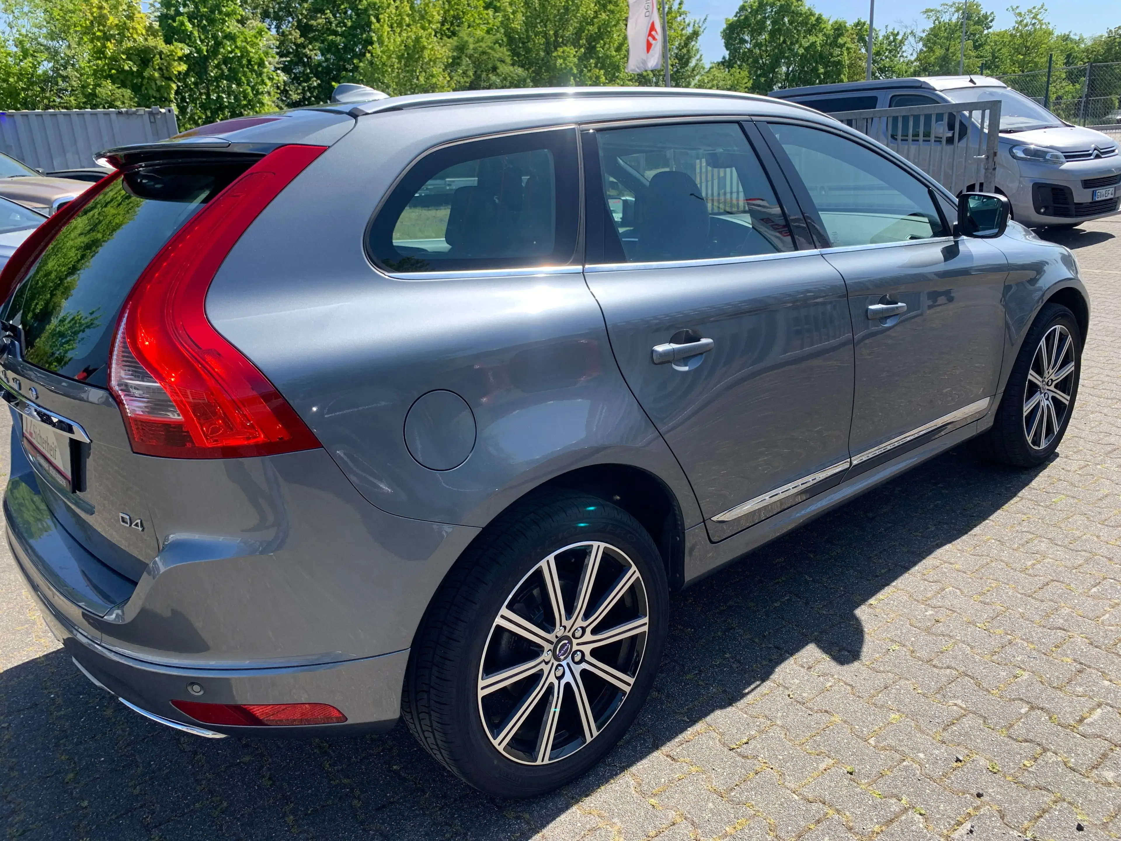 Volvo XC60 D4 Summum-Panoramadach-Automatik-Alu-Leder-1 Hand — photo 6