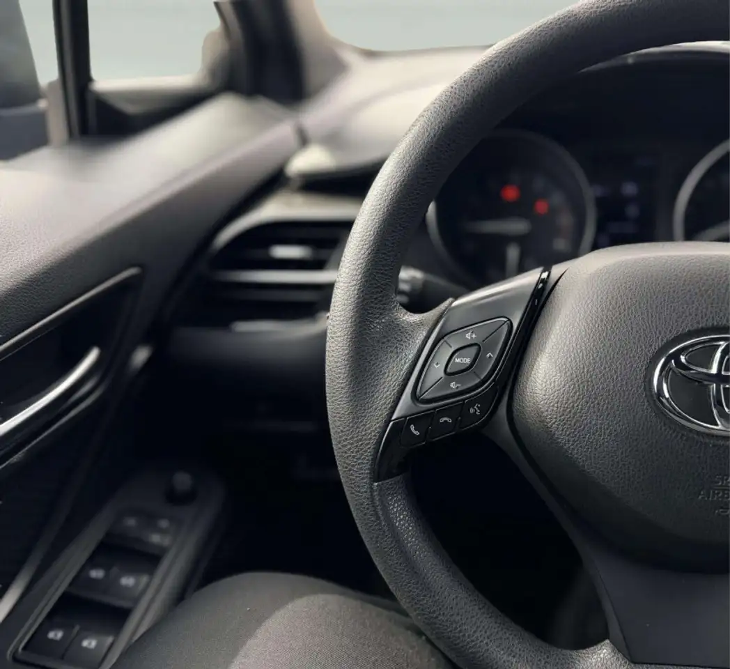 Toyota C-HR снимка Toyota C-HR