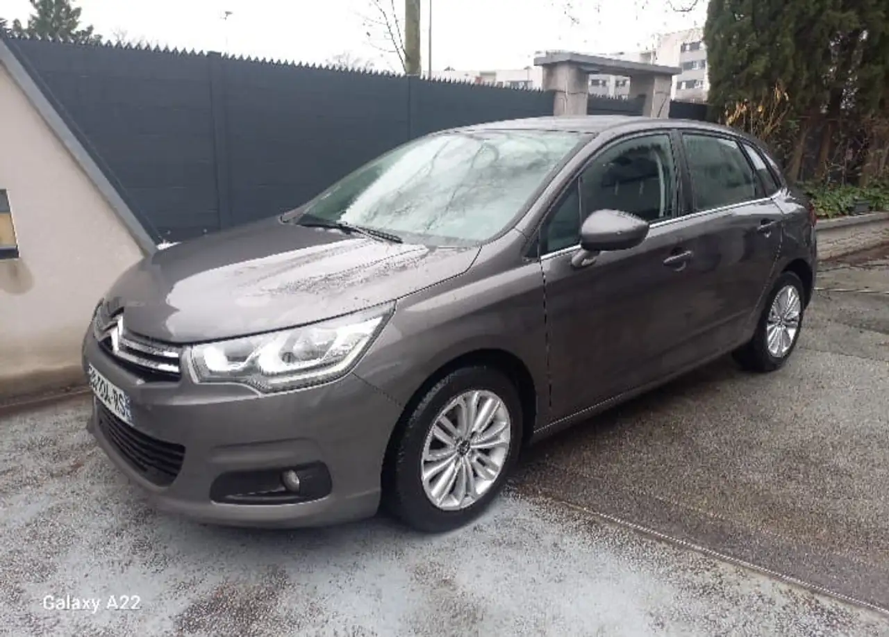 Citroen C4 1.2 essence boÃ®te 6 vitesses  110cv Shi