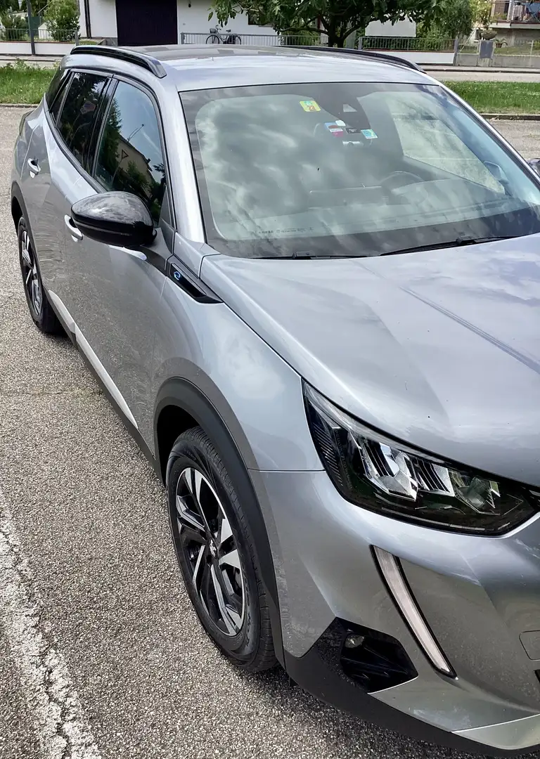 Peugeot e-2008 Allure Pack Grigio - 2