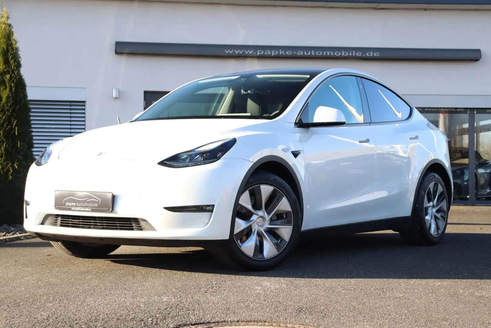 Tesla Model Y Long Range Dual AWD +MWST+PANO+AHK+1.HAND+ Wit - 2