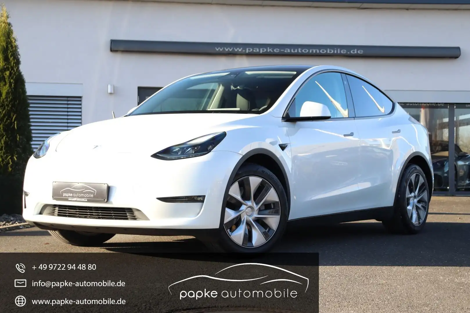 Tesla Model Y Long Range Dual AWD +MWST+PANO+AHK+1.HAND+ Weiß - 1