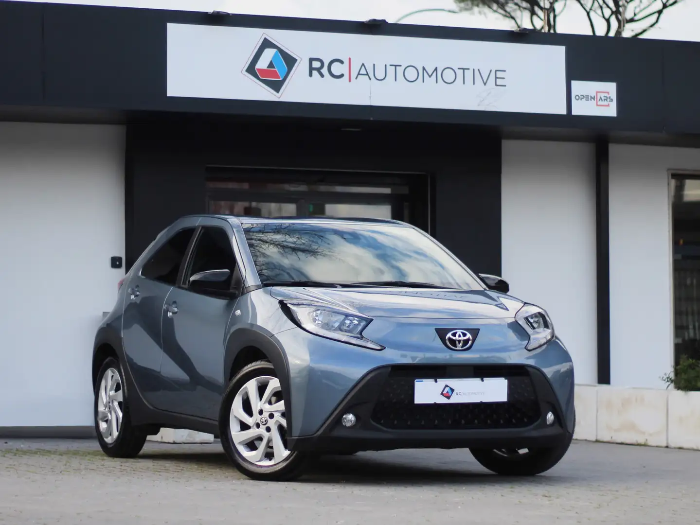 Toyota Aygo X 1.0 ACTIVE LOOK | TUA A SOLI € 206 AL MESE Gris - 1