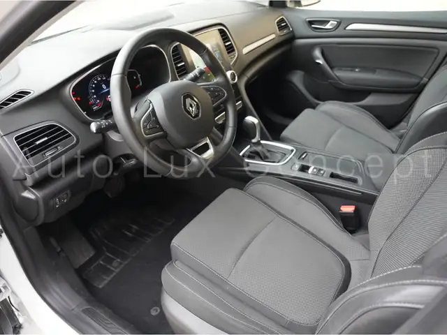 Renault Megane view 5