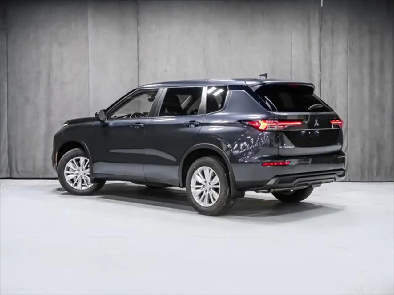 Mitsubishi Outlander снимка Mitsubishi Outlander