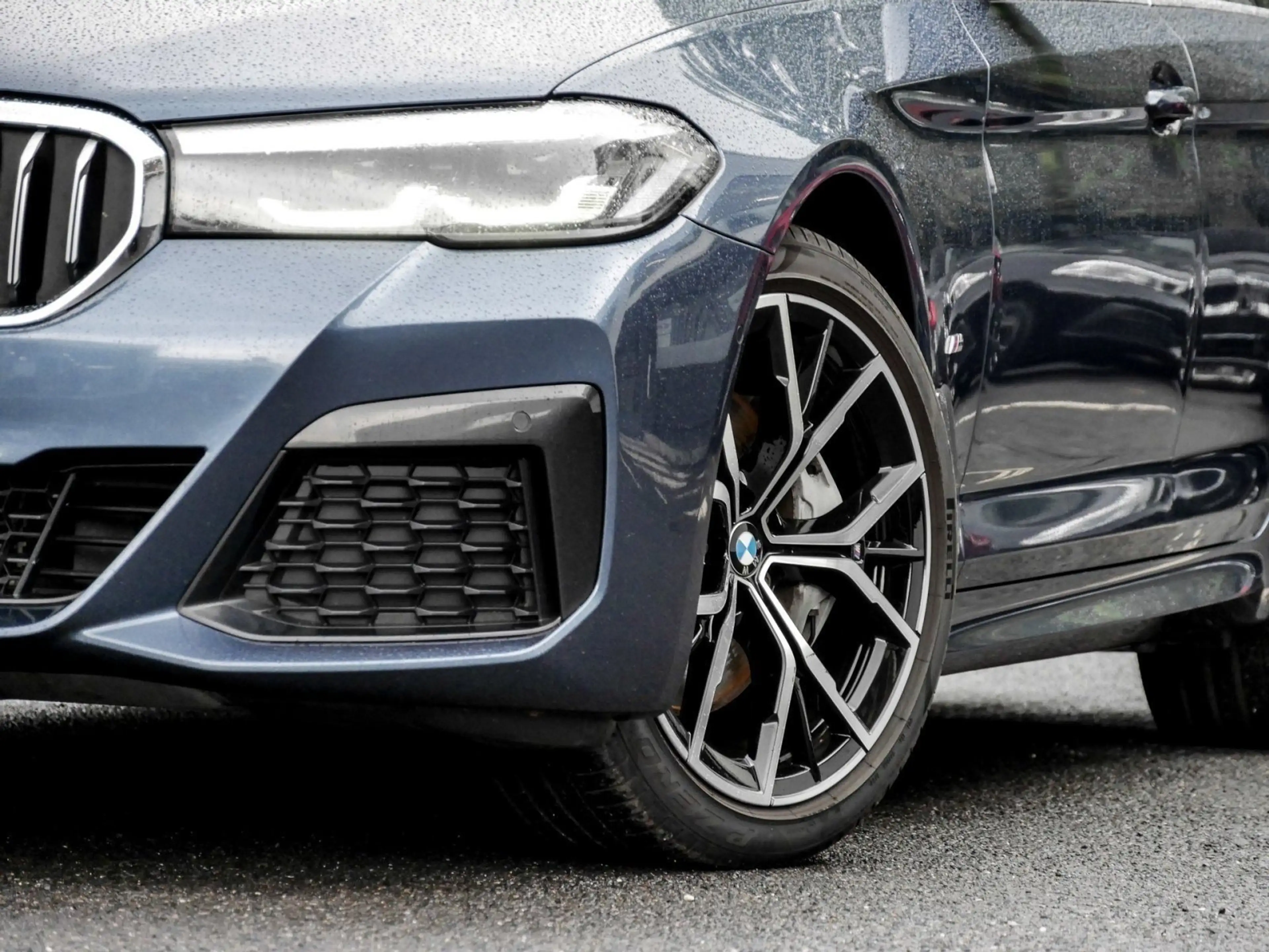BMW 540 d xDrive M SPORT+H/K+PANO+HUD+RFK+NAVI+STANDHZG+AD — photo 6