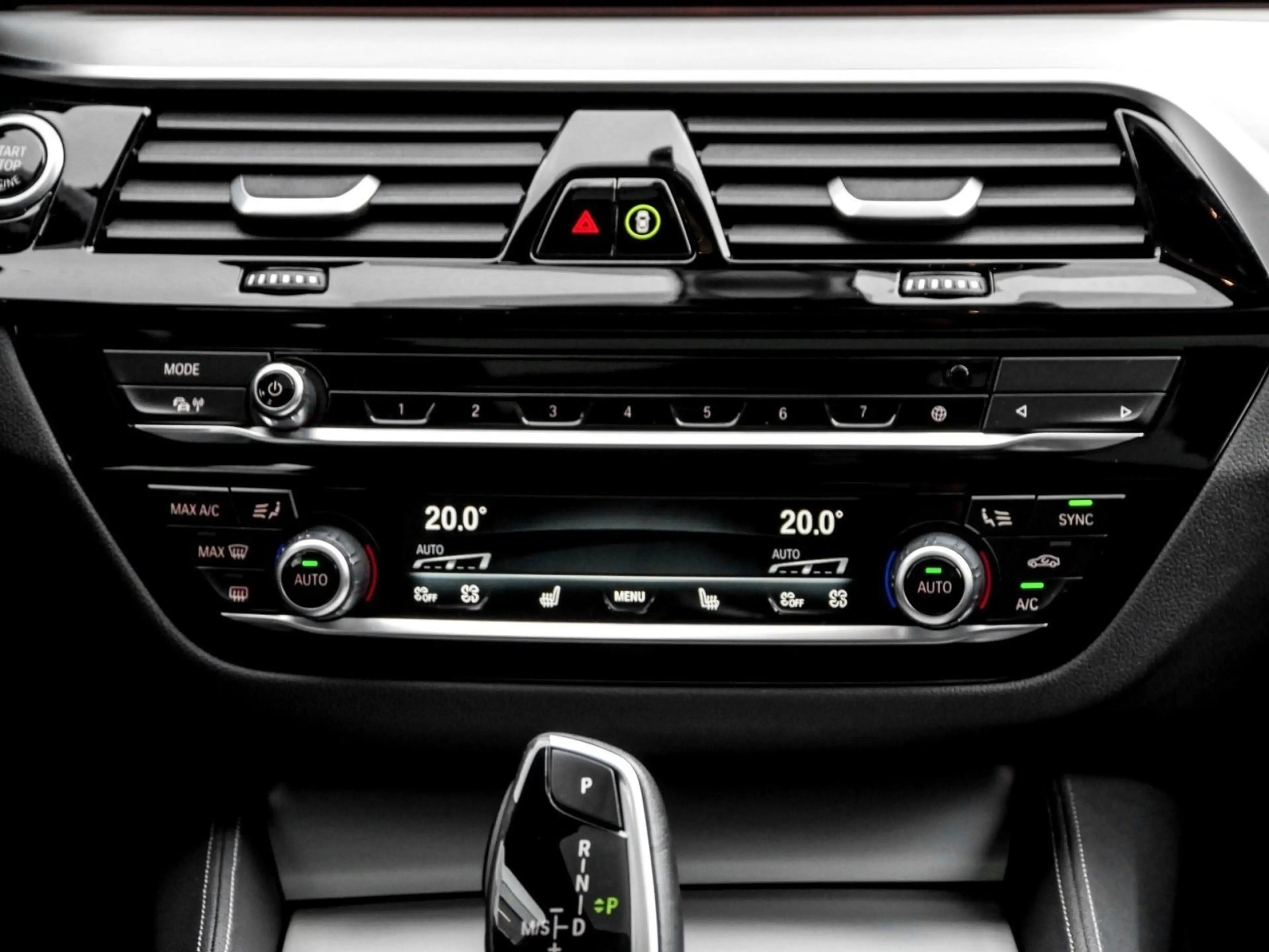BMW 540 d xDrive M SPORT+H/K+PANO+HUD+RFK+NAVI+STANDHZG+AD — photo 8
