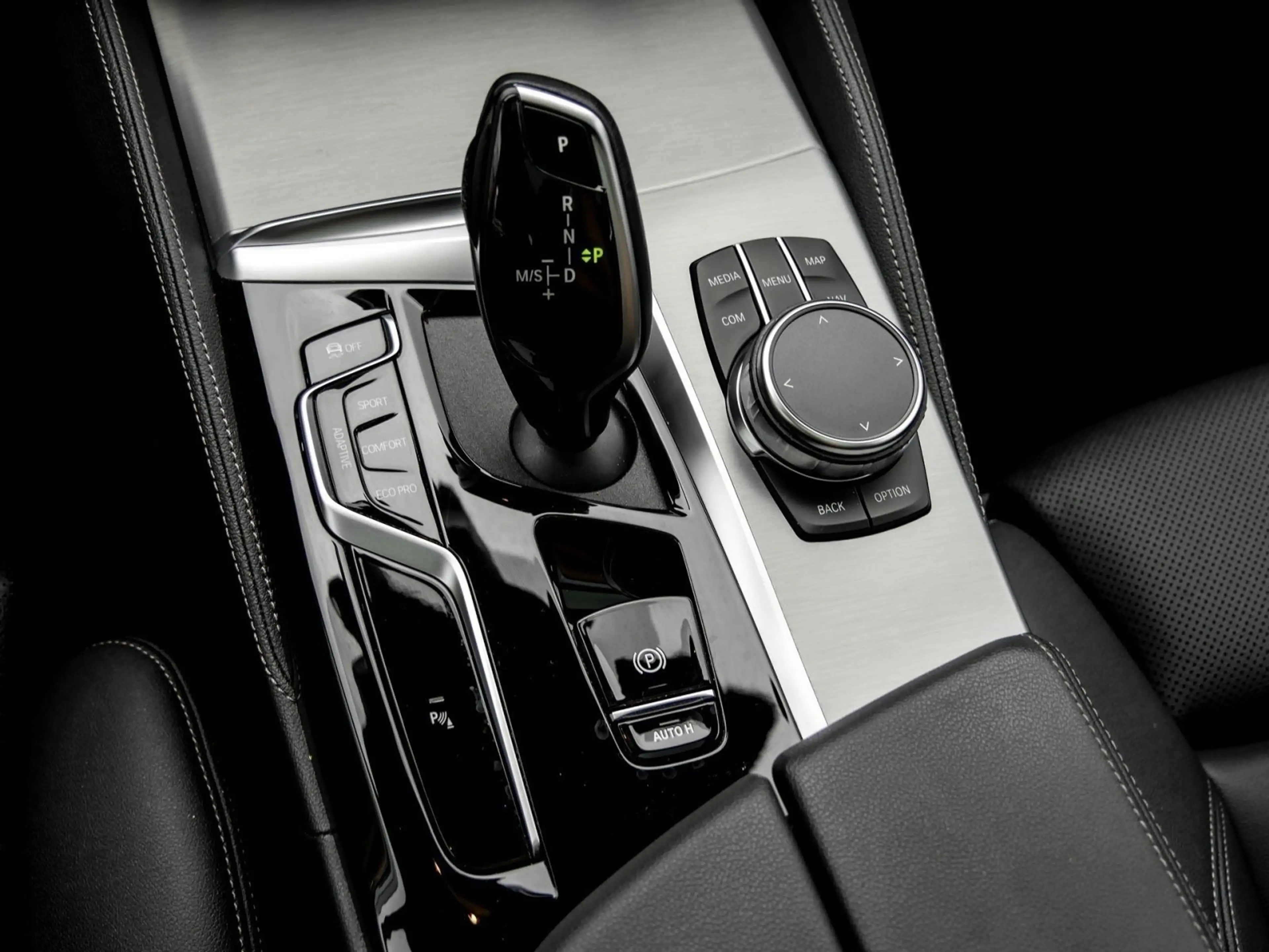 BMW 540 d xDrive M SPORT+H/K+PANO+HUD+RFK+NAVI+STANDHZG+AD — photo 10