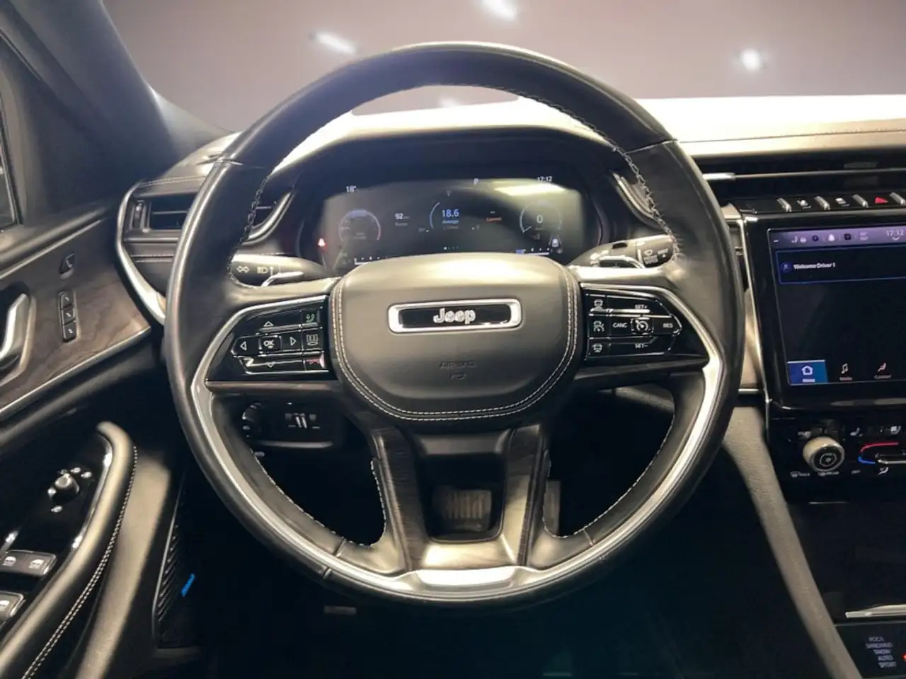 Jeep Grand Cherokee снимка Jeep Grand Cherokee