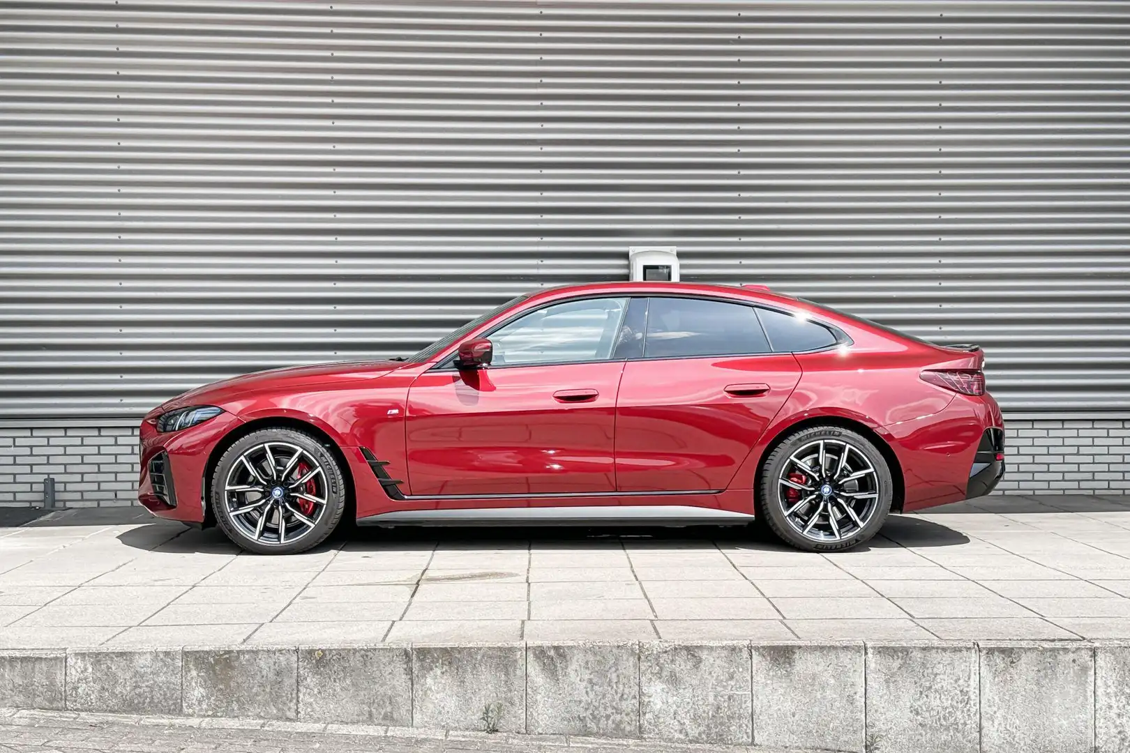 BMW i4 eDrive40 Rood - 2
