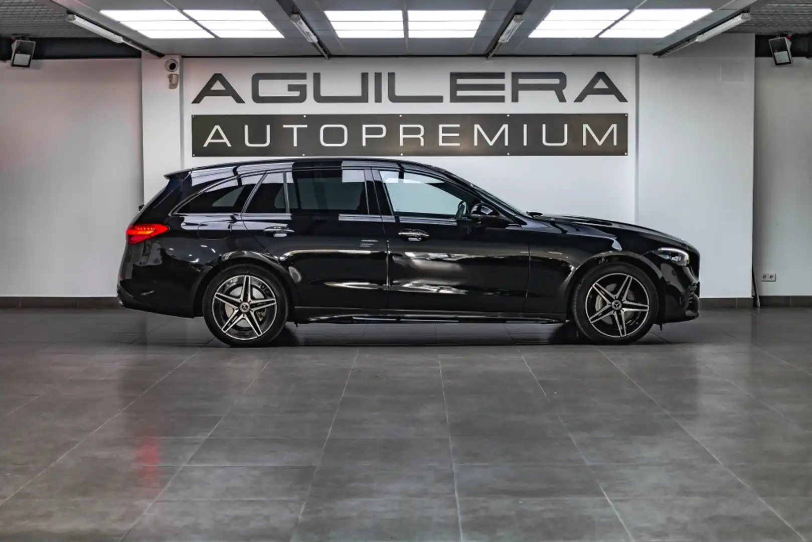 Mercedes-Benz C 300 Estate de 9G-Tronic Negro - 2
