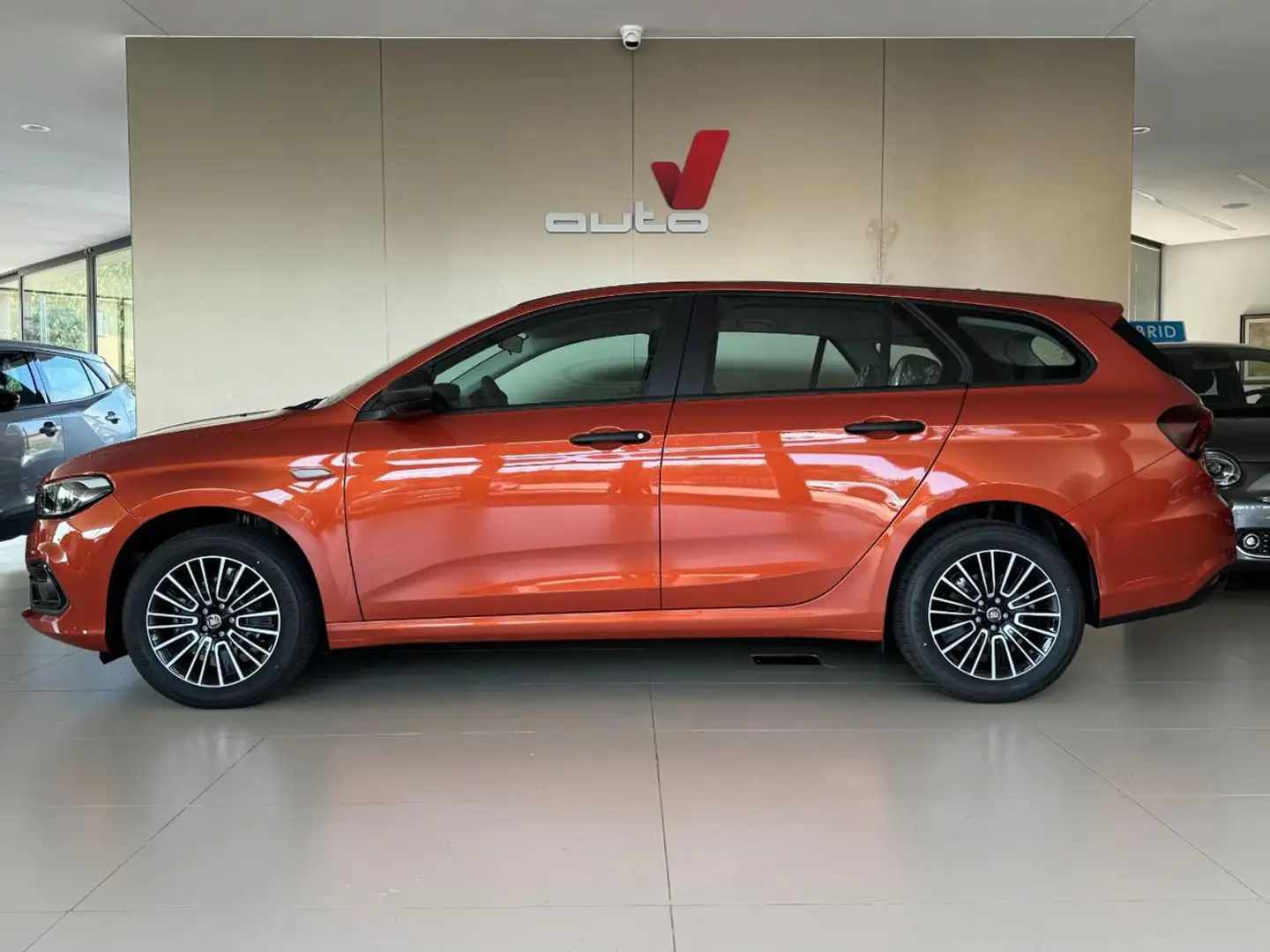 Fiat Tipo 1.6 Mjt SW + CARPLAY+CLIMA AUTOM Arancione - 1