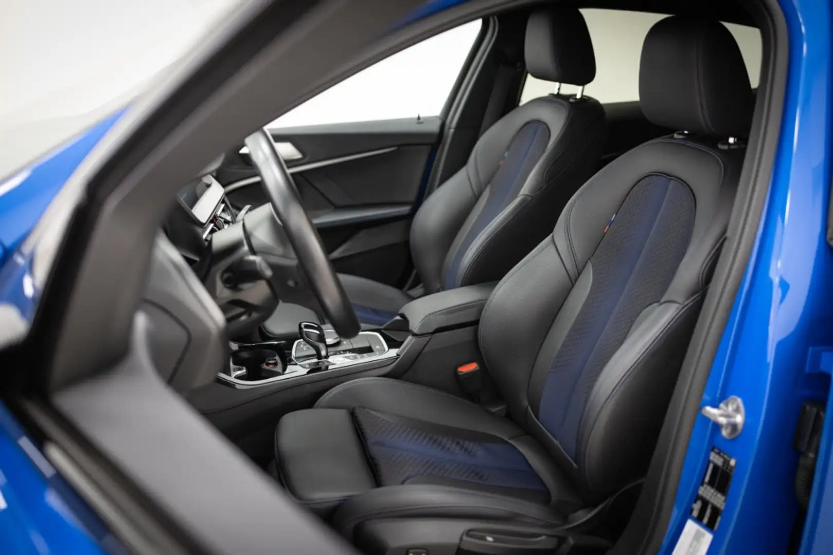 BMW 118 118iA Business Corporate M Sport Blau - 2