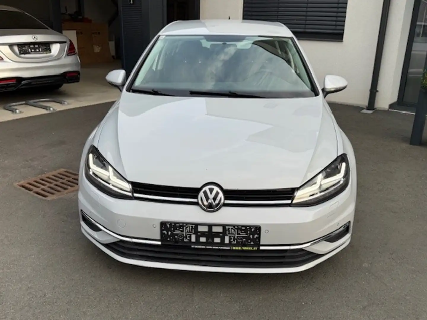 Volkswagen Golf Comfortline 1,6 TDI DSG Grau - 2