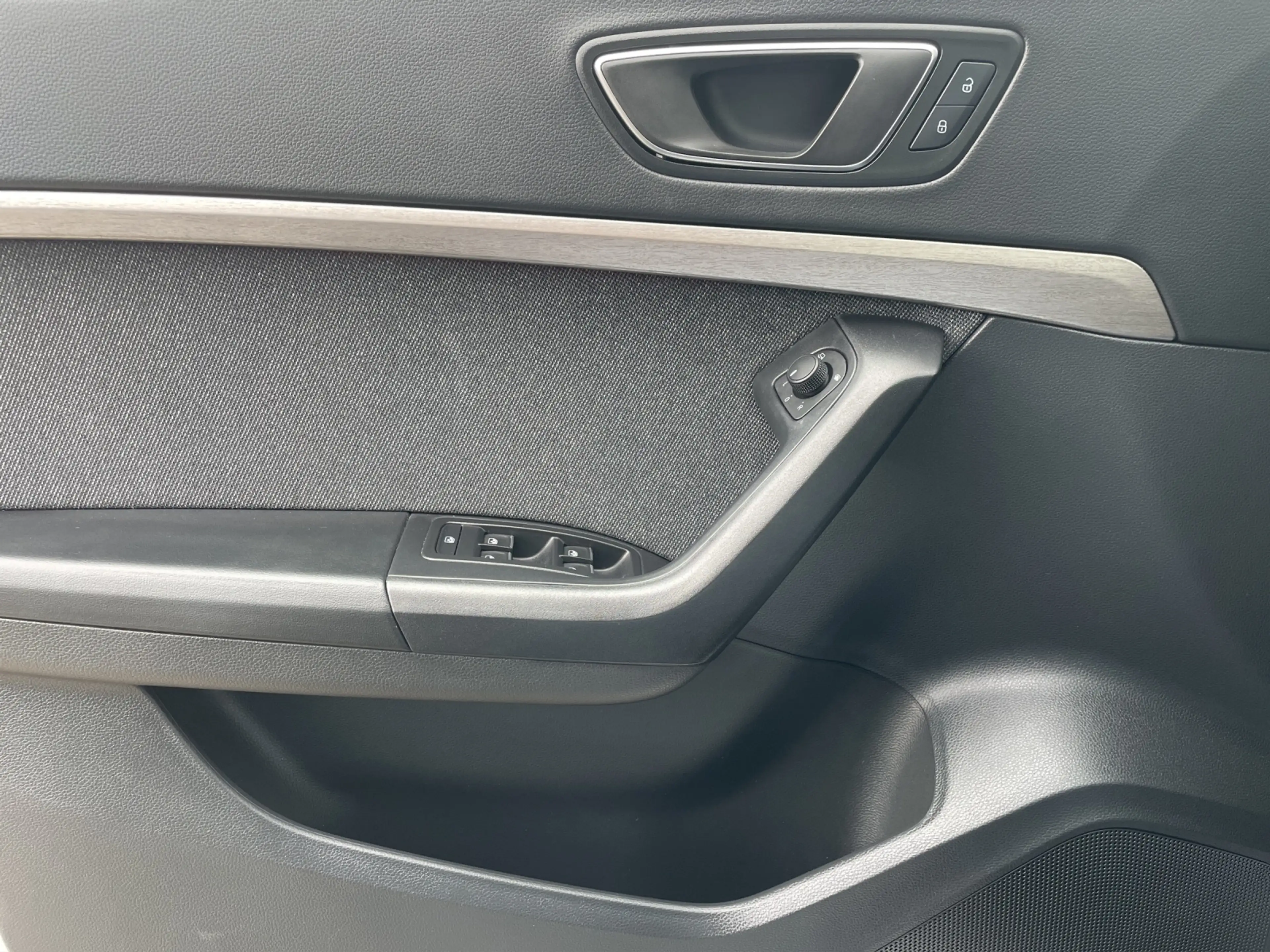 SEAT Ateca 1.5 TSI Xperience LED NAVI AHK ACC FULL-LINK LM — photo 11