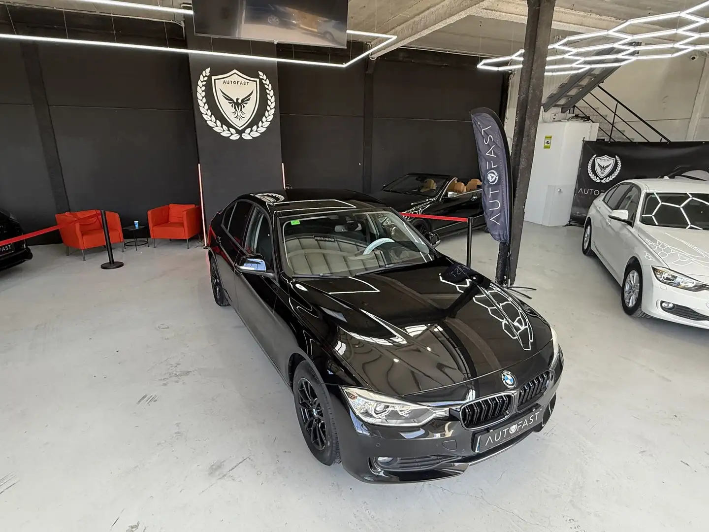 BMW 318 318d Noir - 2