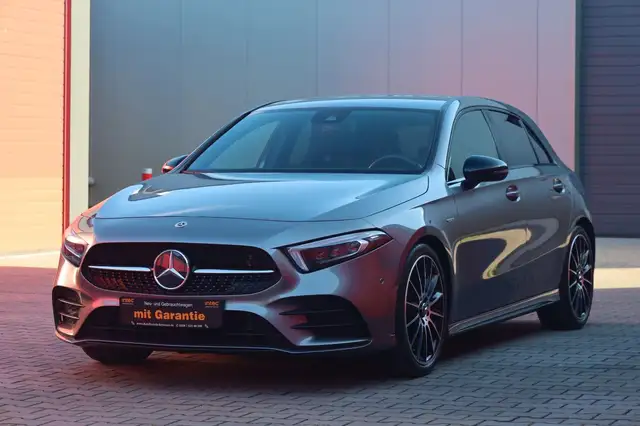 Mercedes-Benz A 200 AMG Line Kamera Alcantara Multibeam LED