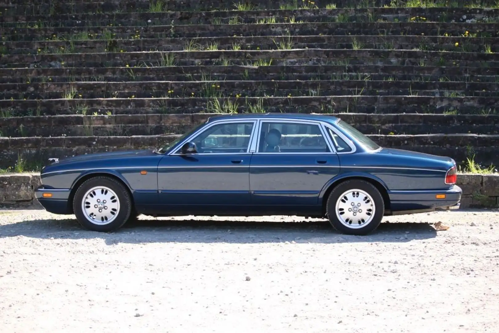 Jaguar XJ6 Sovereign mit 3Jahren Garantie H-Zulassung Blau - 2