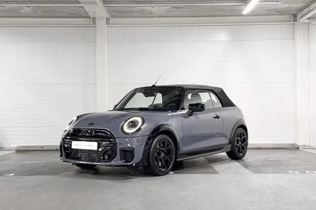 MINI Convertible view 2