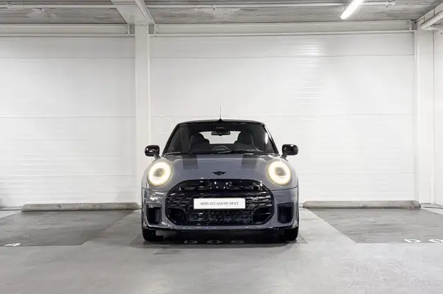 MINI Convertible view 9