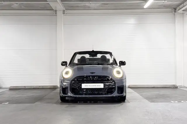 MINI Convertible view 8
