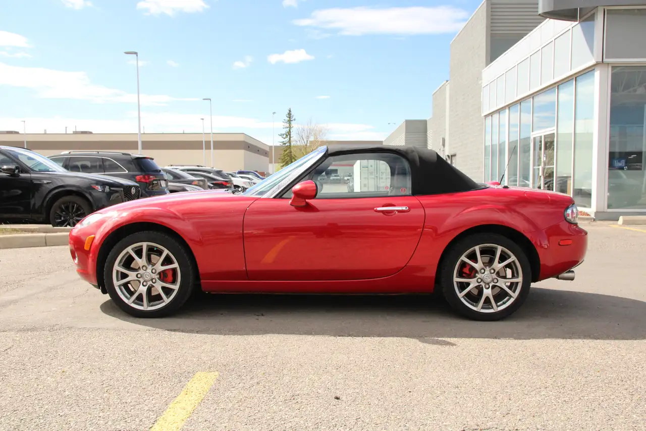 Mazda MX-5 Miata снимка Mazda MX-5 Miata