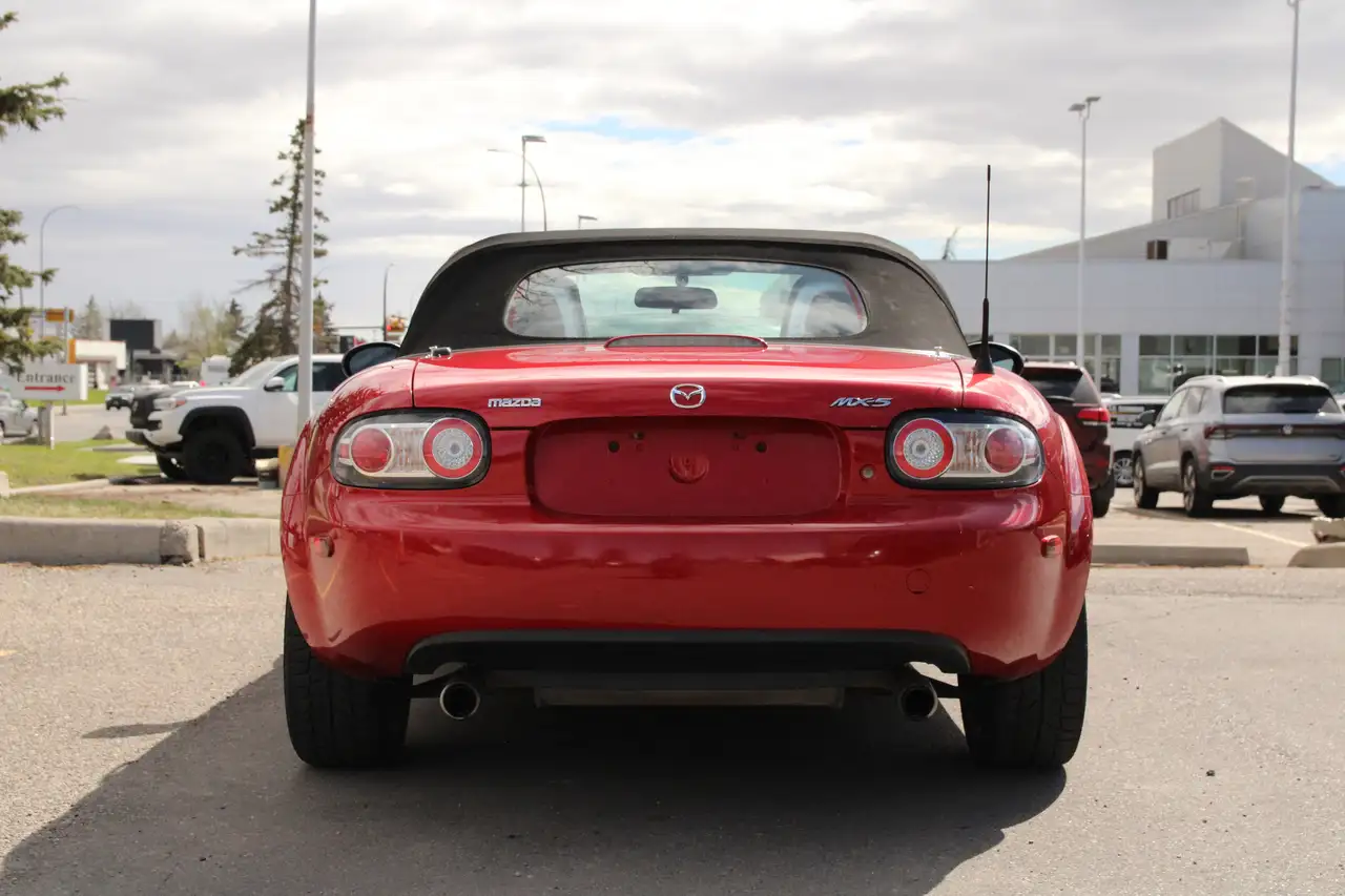 Mazda MX-5 Miata снимка Mazda MX-5 Miata