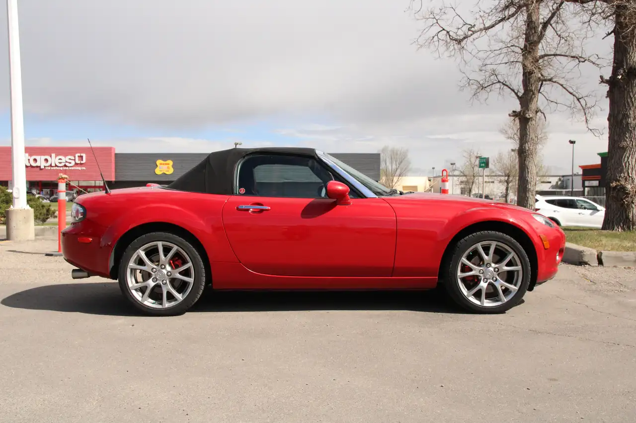 Mazda MX-5 Miata снимка Mazda MX-5 Miata