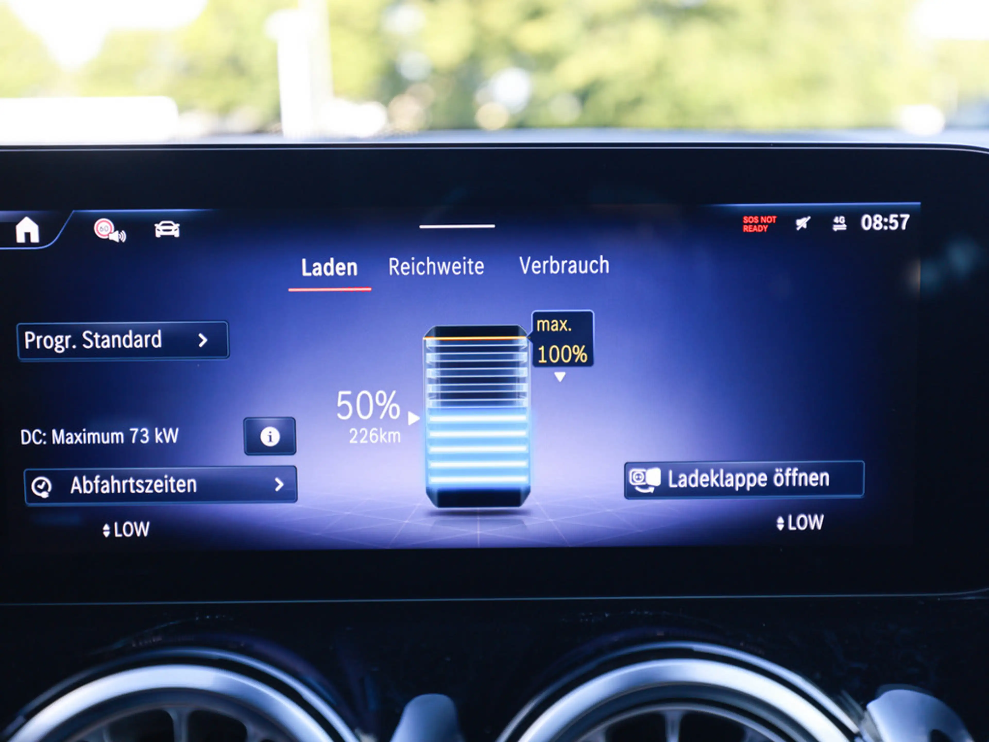 Mercedes-Benz EQB 250 + AMG Sport Advanced AHK LED 360° NAVI — photo 13