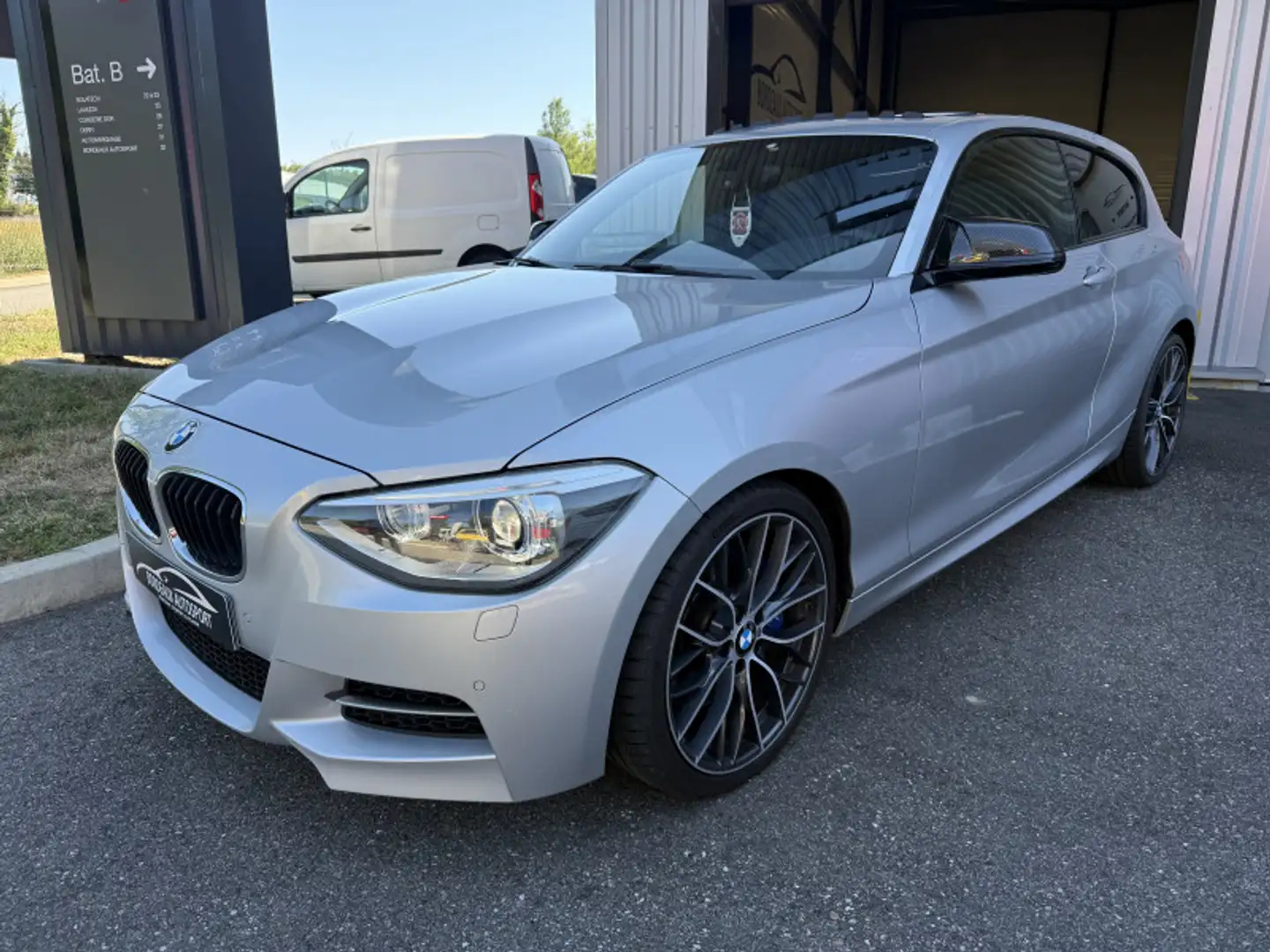 BMW 135 (F21/F20) 135IA XDRIVE 320CH M 3P Grijs - 1