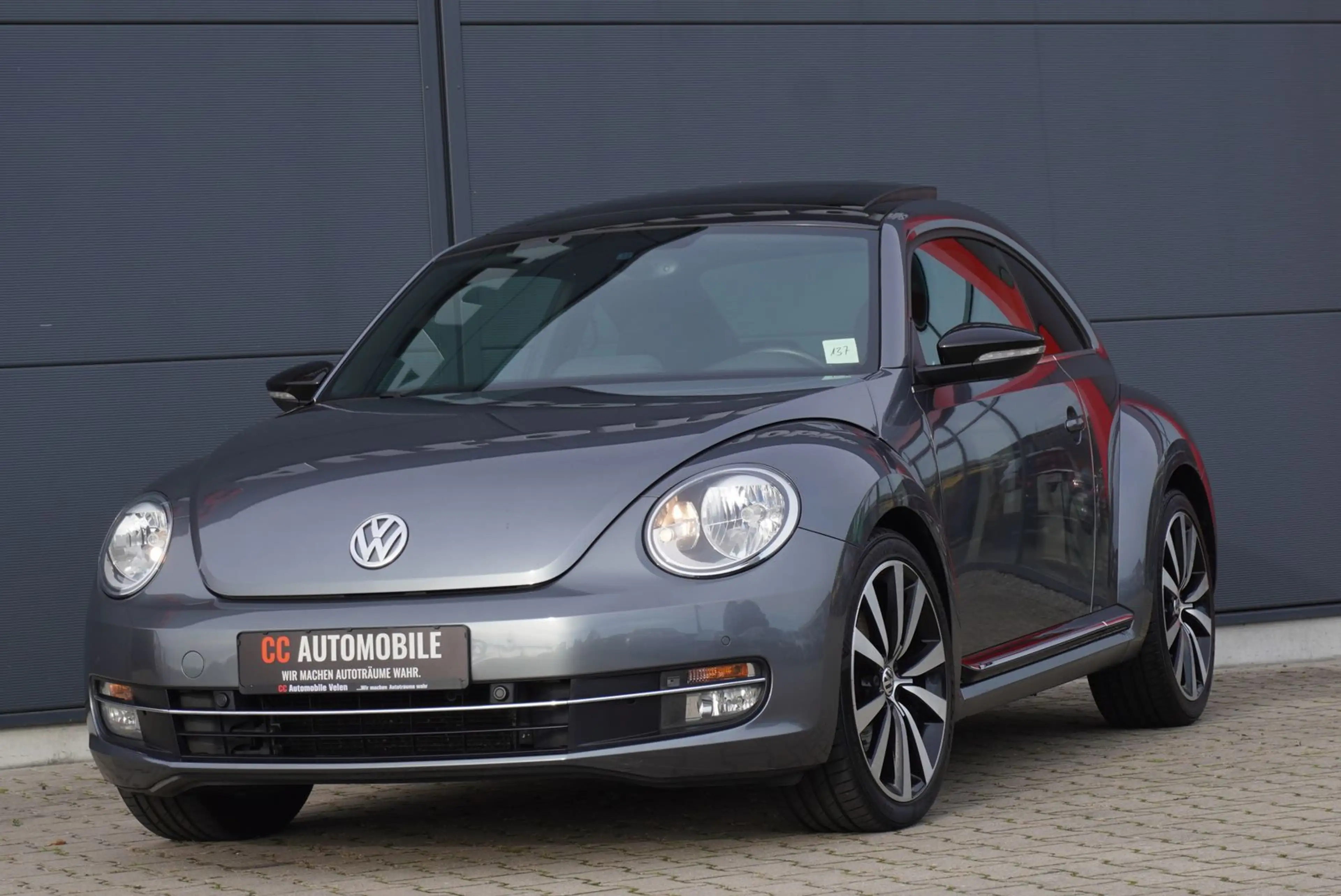 Volkswagen Beetle 2.0 TSI Sport/Panorama/Fender/19Zoll/Navi — photo 3