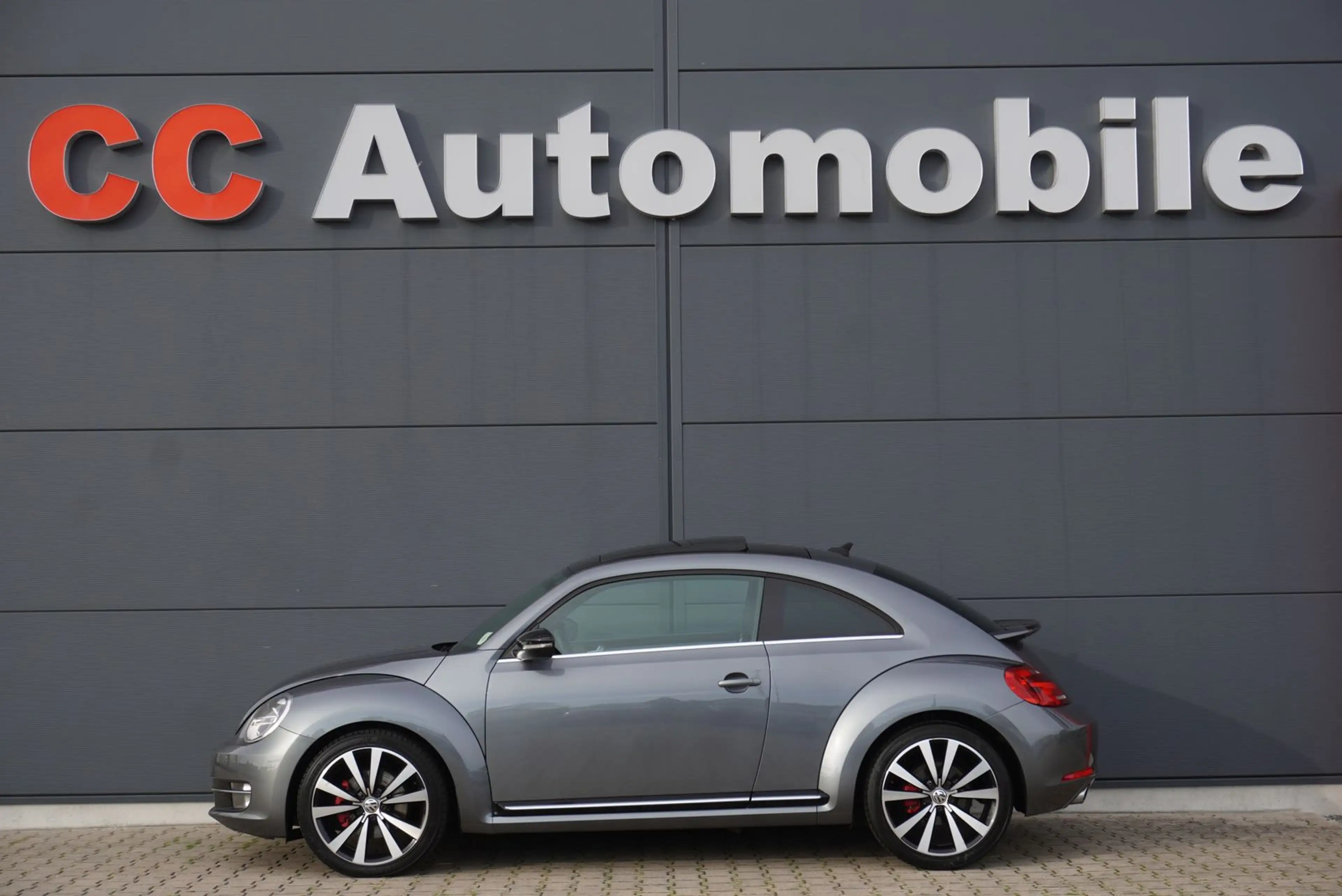 Volkswagen Beetle 2.0 TSI Sport/Panorama/Fender/19Zoll/Navi