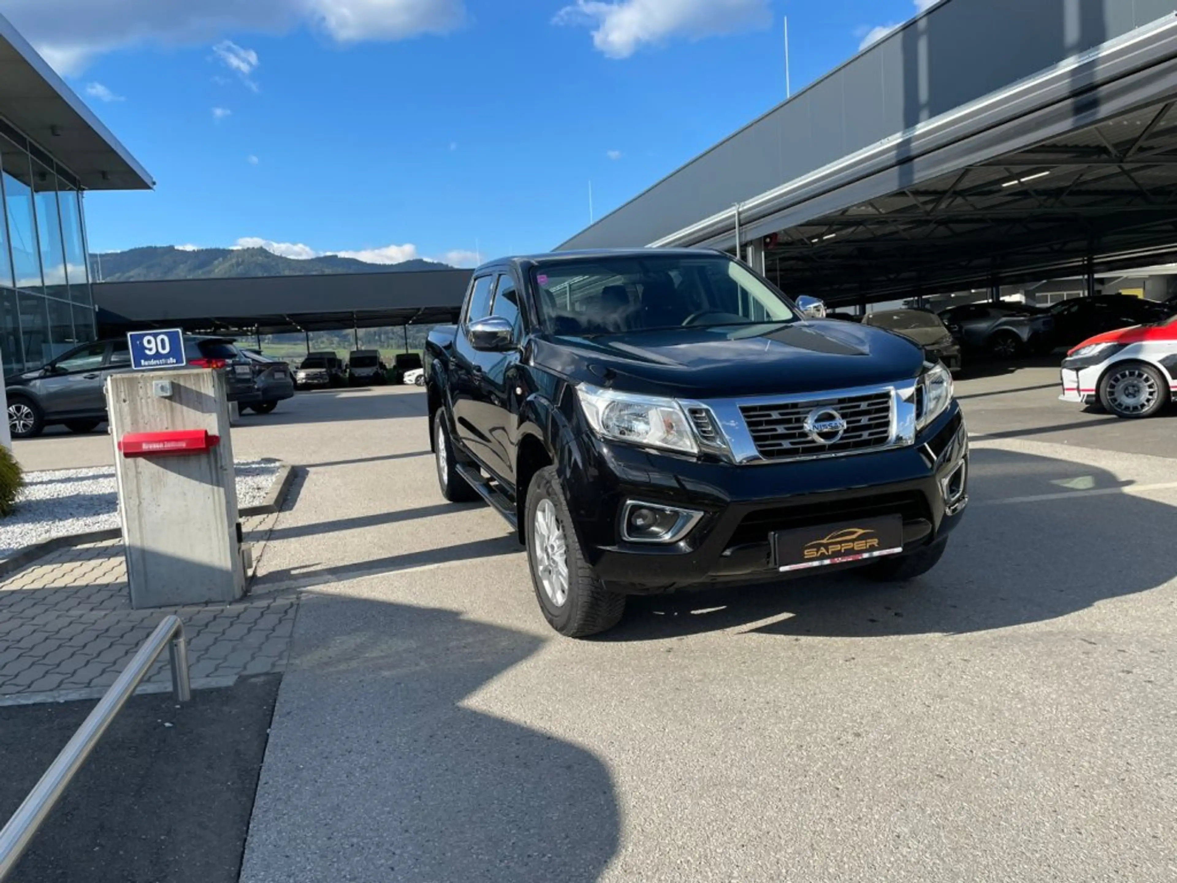 Nissan Navara Double Cab 4x4 2,3 dCi Acenta — photo 3