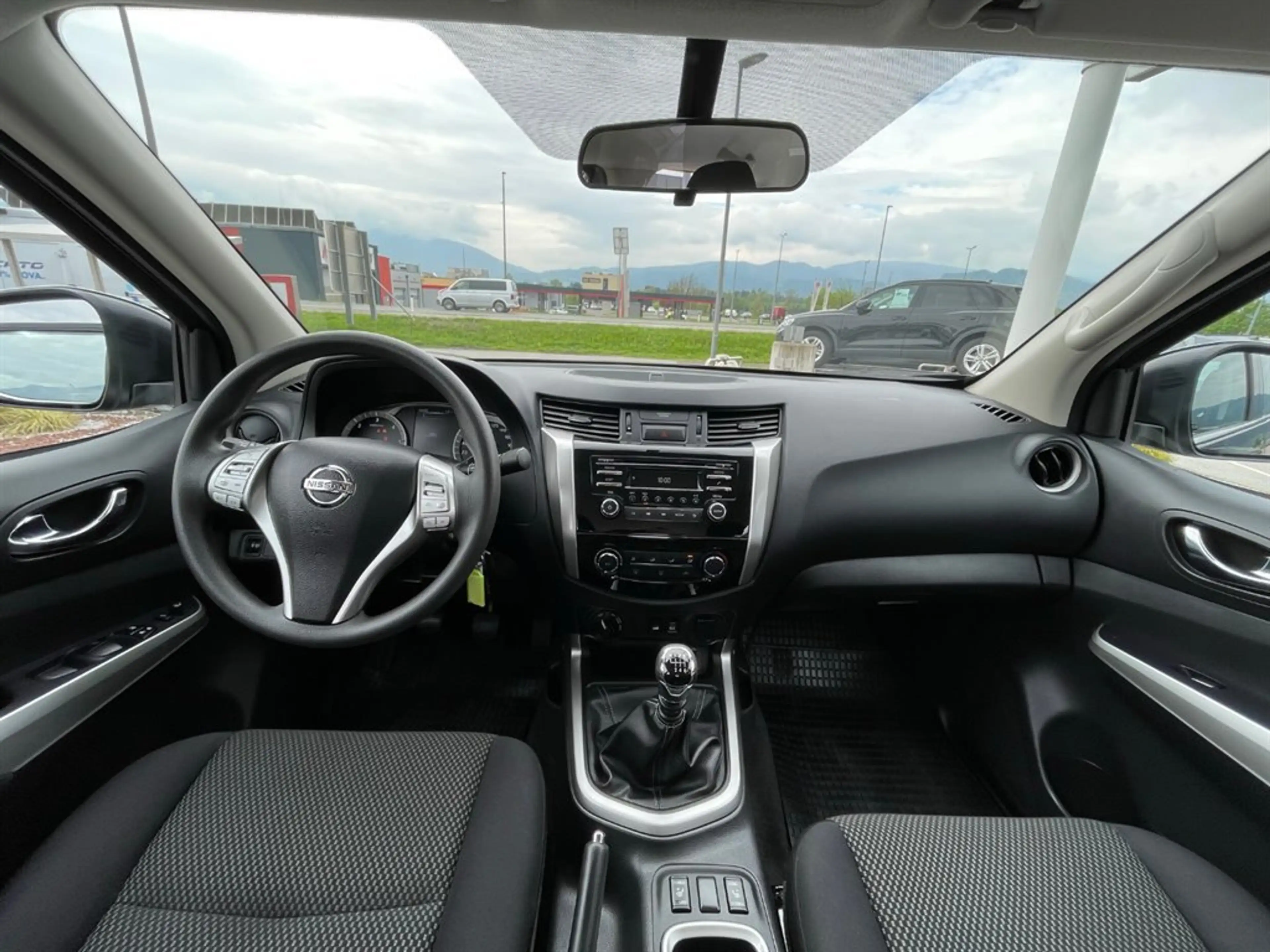 Nissan Navara Double Cab 4x4 2,3 dCi Acenta — photo 7