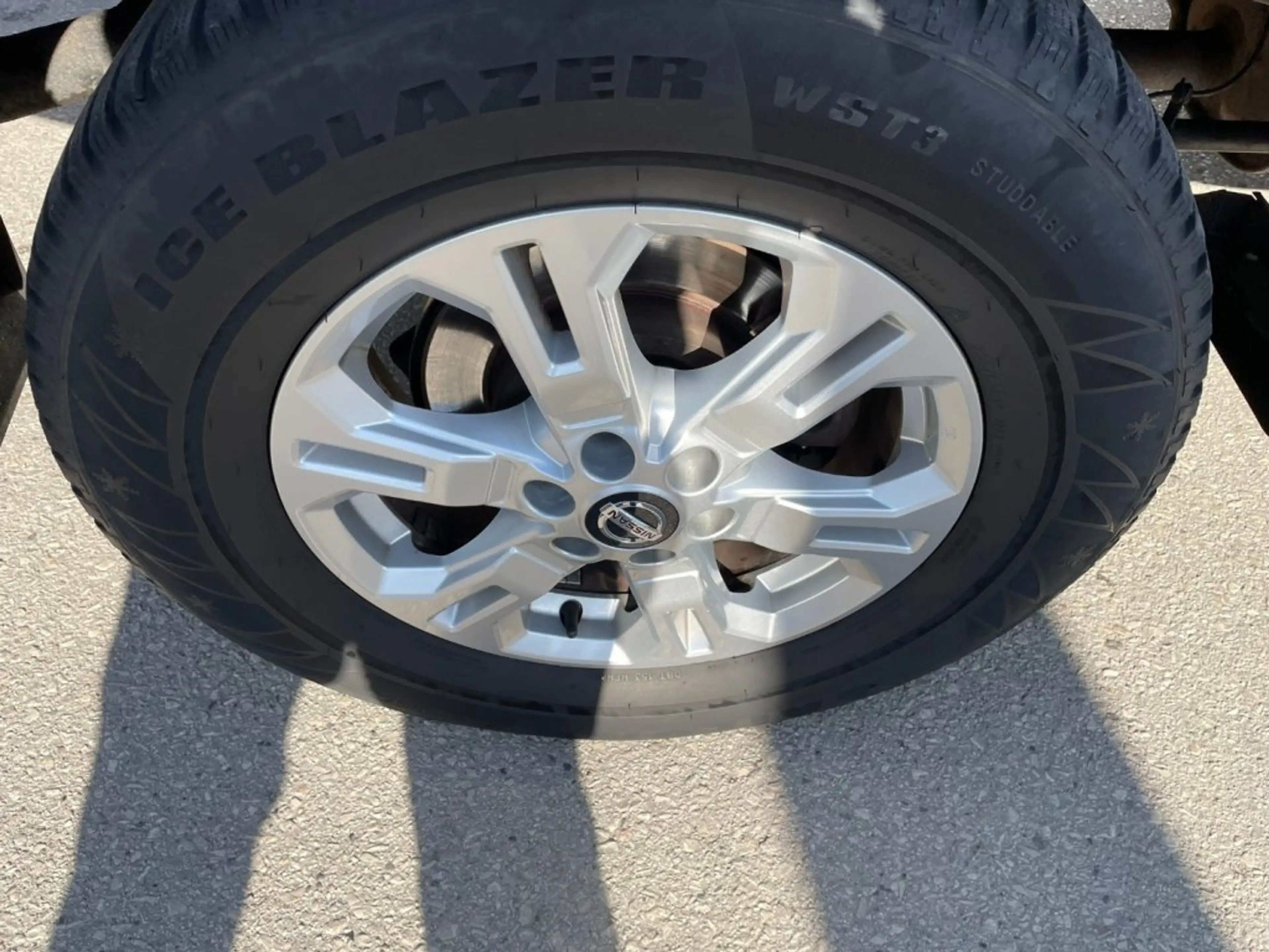 Nissan Navara Double Cab 4x4 2,3 dCi Acenta — photo 10