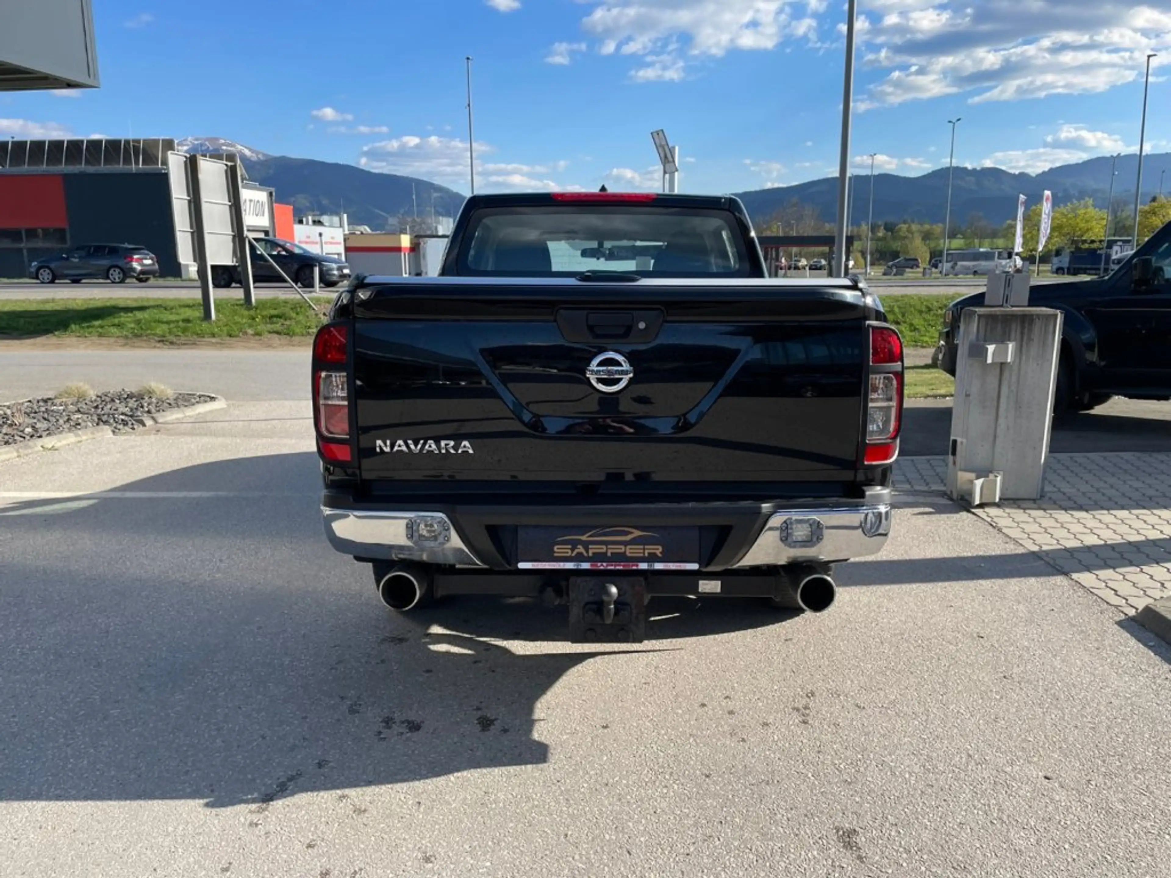 Nissan Navara Double Cab 4x4 2,3 dCi Acenta — photo 5