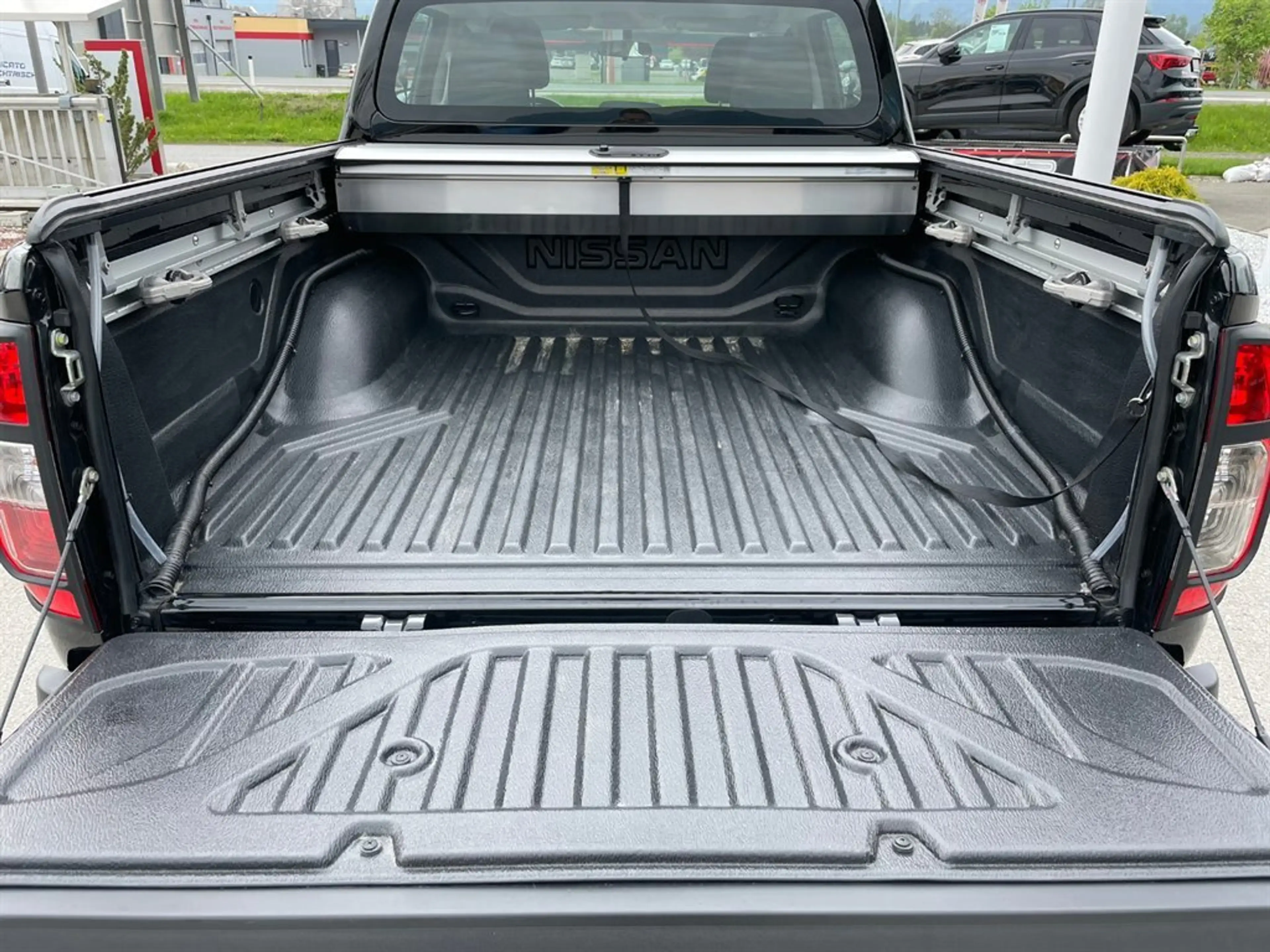 Nissan Navara Double Cab 4x4 2,3 dCi Acenta — photo 9